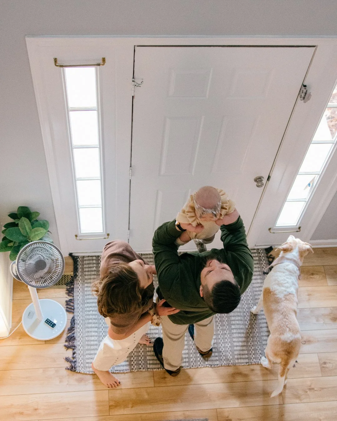 &ldquo;It really just felt like a lovely Sunday morning at home; and we happened to get amazing photos.&rdquo;⁠
⁠
That&rsquo;s the kind of feedback I hear again and again.⁠
⁠
Clients don&rsquo;t talk about poses or shot lists.⁠
They talk about how it