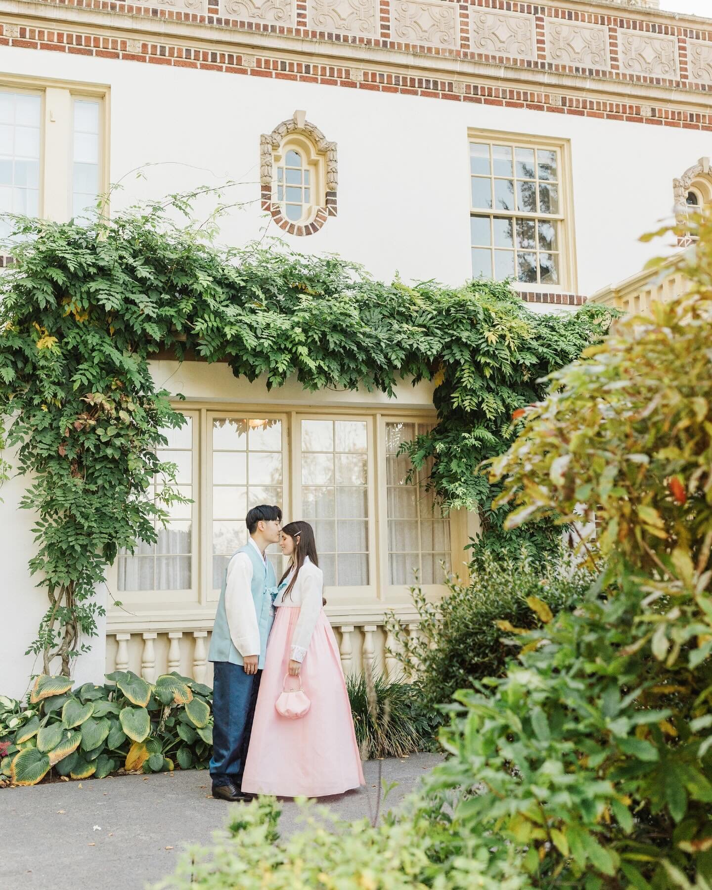 Kelli and Brian's wedding was like a beautiful masterpiece telling the story of their love. 
These two are simply adorable - from their sweet innocence to their impeccable style. Sam and I had the absolute pleasure of celebrating alongside these love