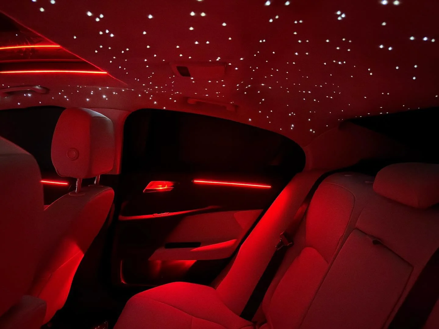 Starlights over Tan Suede is an AMAZING idea 🤝 

Especially when it&rsquo;s done right, no shortcuts, with a flush &amp; invisible design so it can be enjoyed day or night without seeing holes anywhere&hellip;

🔸Add Panoramic Lighting for $199
🔸Ch