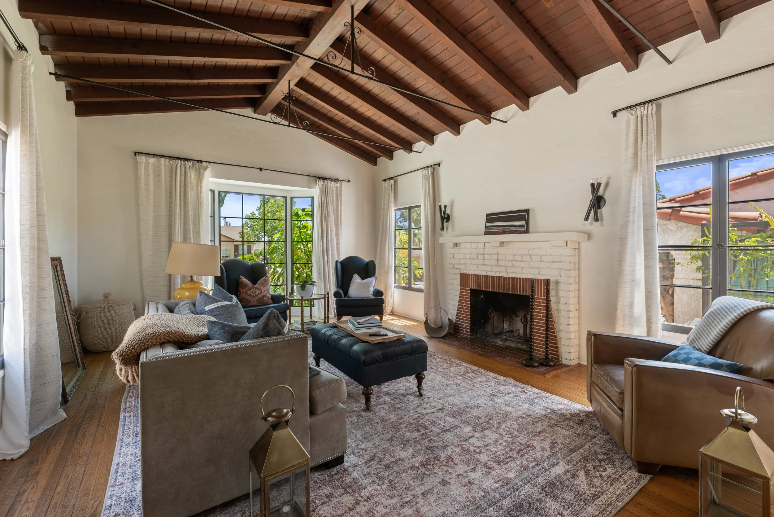 1363 Spazier Ave Glendale_1-2.jpg