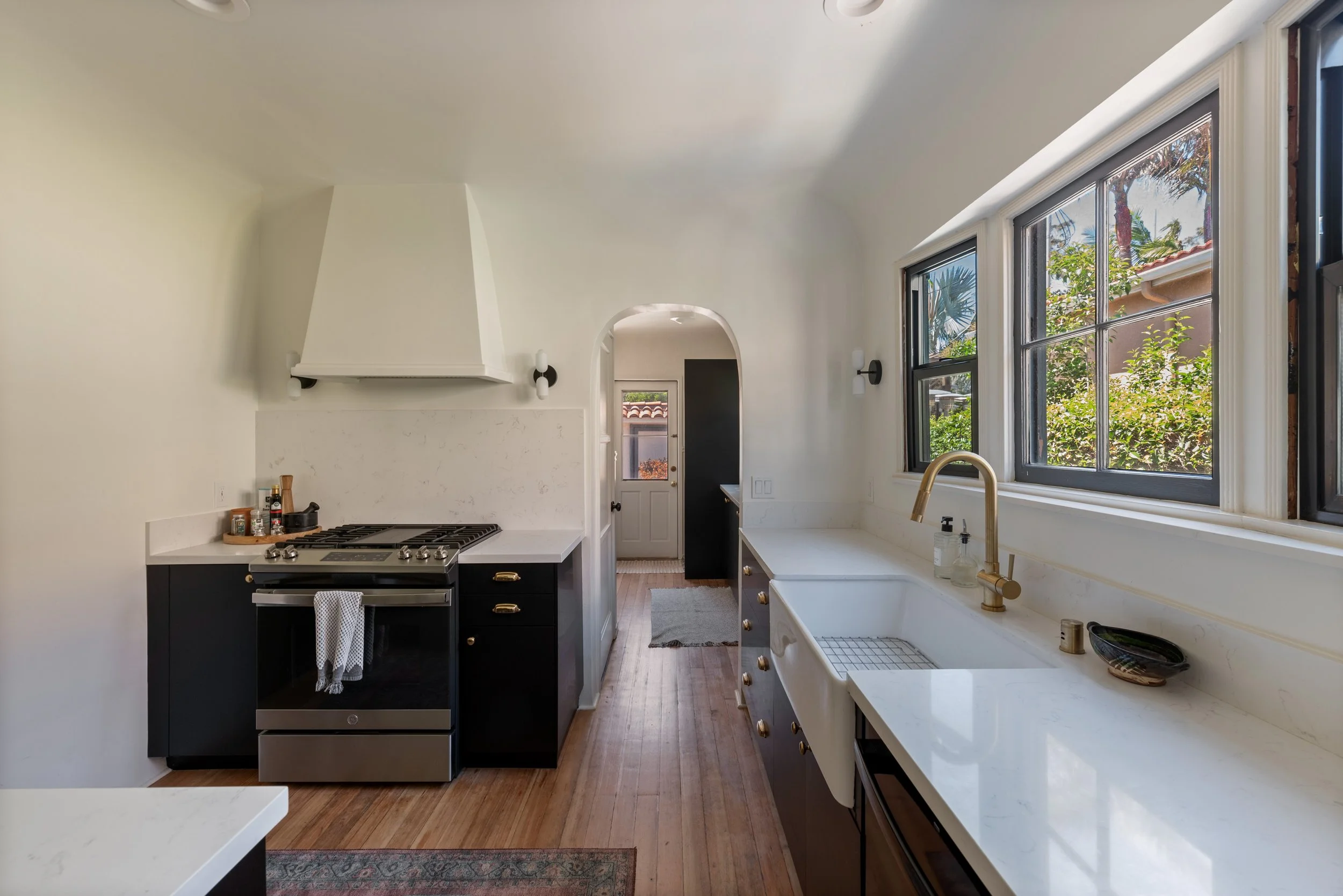 1363 Spazier Ave Glendale_1-13.jpg