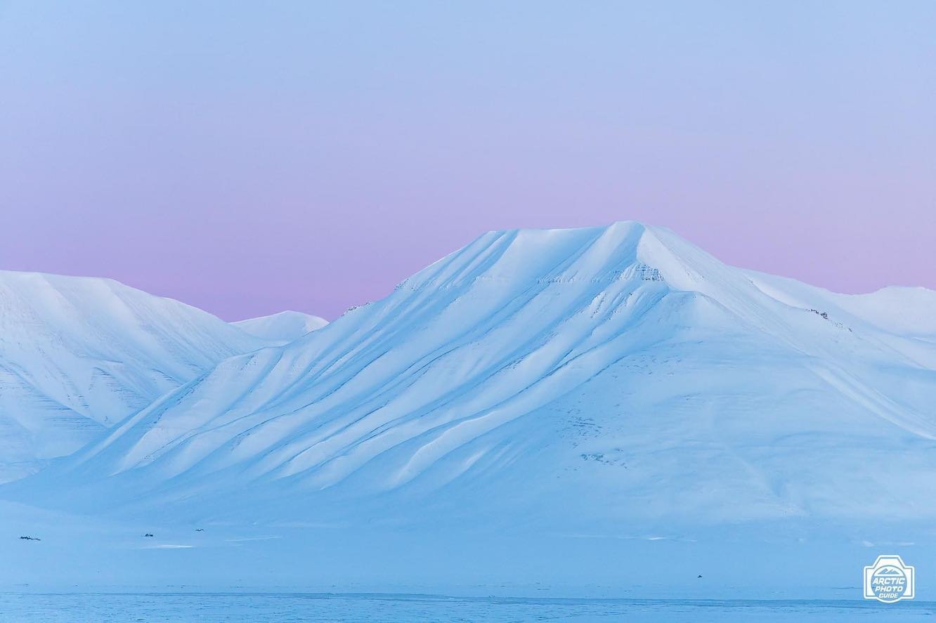 ARCTIC DREAM 
The main reason why I took a trip to Svalbard, was to capture its soft pastel colours in the sky over the fascinating landscape.
February is the best month to do so, up there. The light can be magical, as the sun is on its way back afte