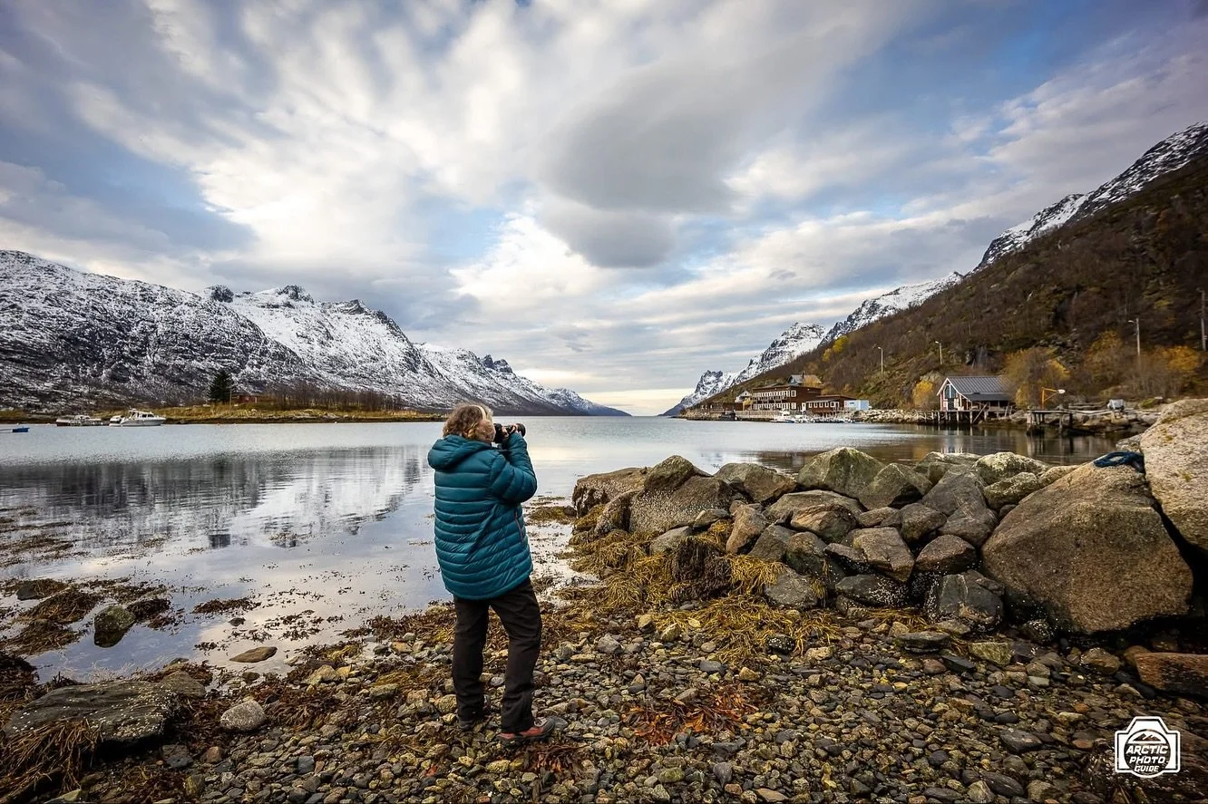 27th of October
Most of the snow that came a week ago has melted away, at the sea level, so it might not be the dreamy wintry landscape anymore at the moment, however my beloved Arctic Landscapes never disappoint!

Between plenty of curious reindeer,