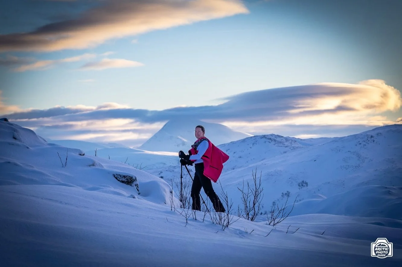 3rd of February
This month started with a dreamy Arctic Landscapes Hike! 🏜️

A sporty and friendly family from Czech Republic touring with me, and some gorgeous weather on our side, made for a beautiful snowshoe hike in a wintry paradise. 
The combo