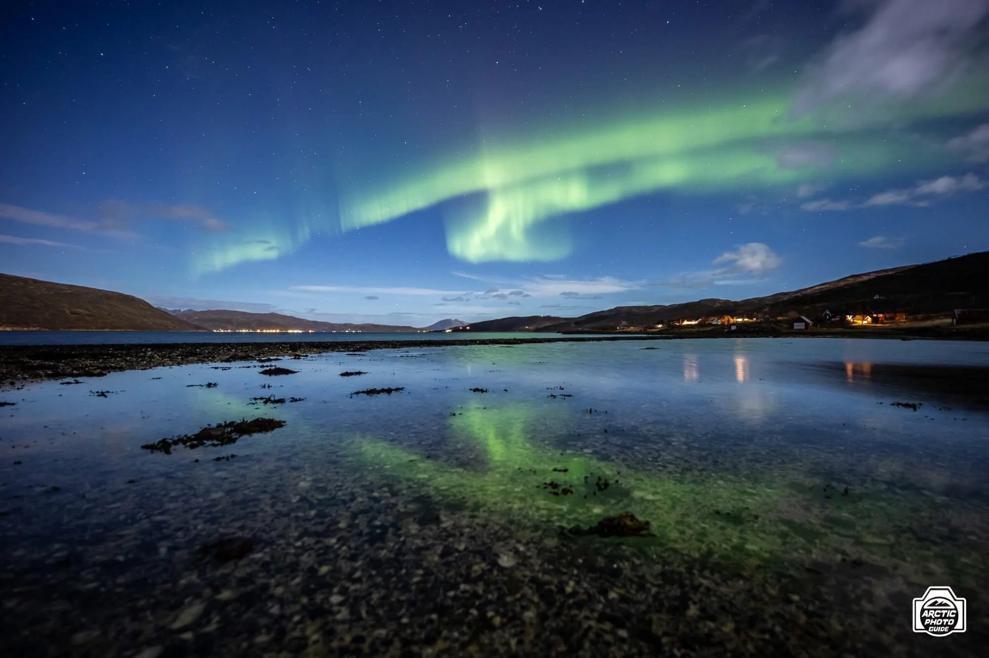 28th of October
Not every night we have big auroras! 🎇

Sometimes you get smaller ones, other times nothing at all...and other luckier times, you get a whole expolosion of them.
Mother Nature rules, and there&rsquo;s nothing you can do about it!

On