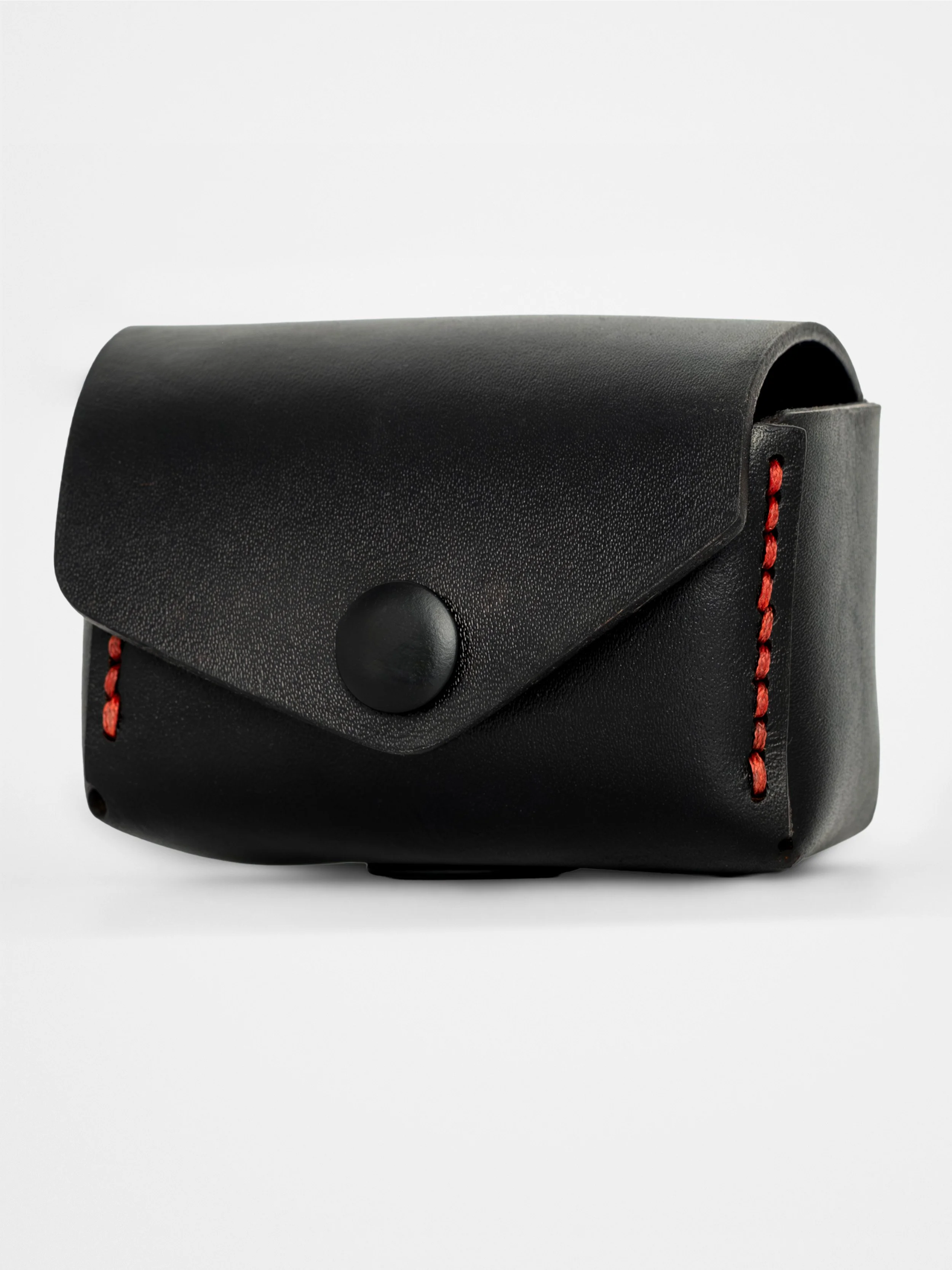 BLK-Essex-Red-Thread-34L-TL_3x4_website.jpg