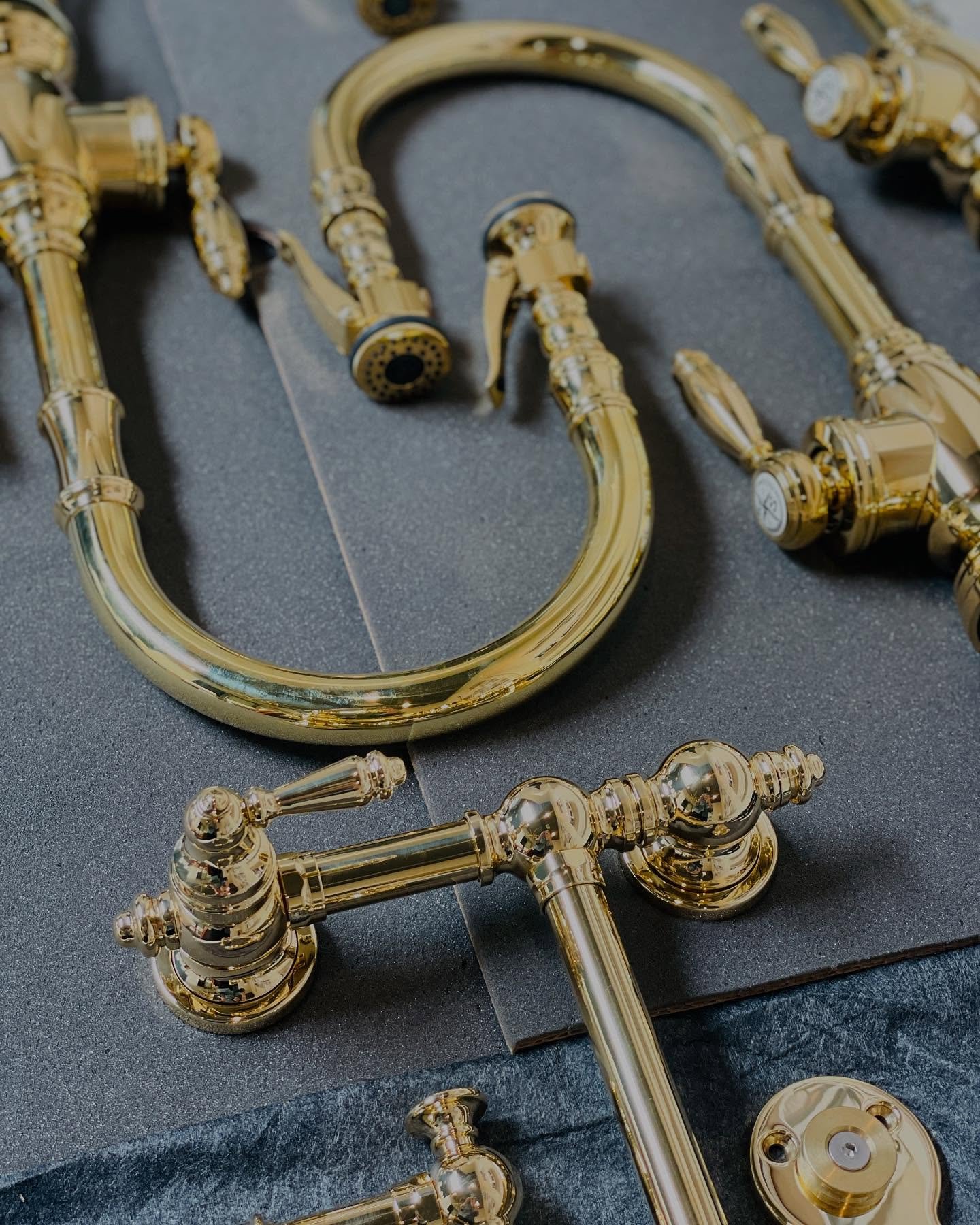 This is what Christmas feels like at SPI!!
We&rsquo;re letting these beauties breathe and age naturally before they get installed later this year. 
#brass #interiordesigninspiration #kitchendesign 
@surrinaplemonsinteriors 
@surrinaplemons 
@decorati