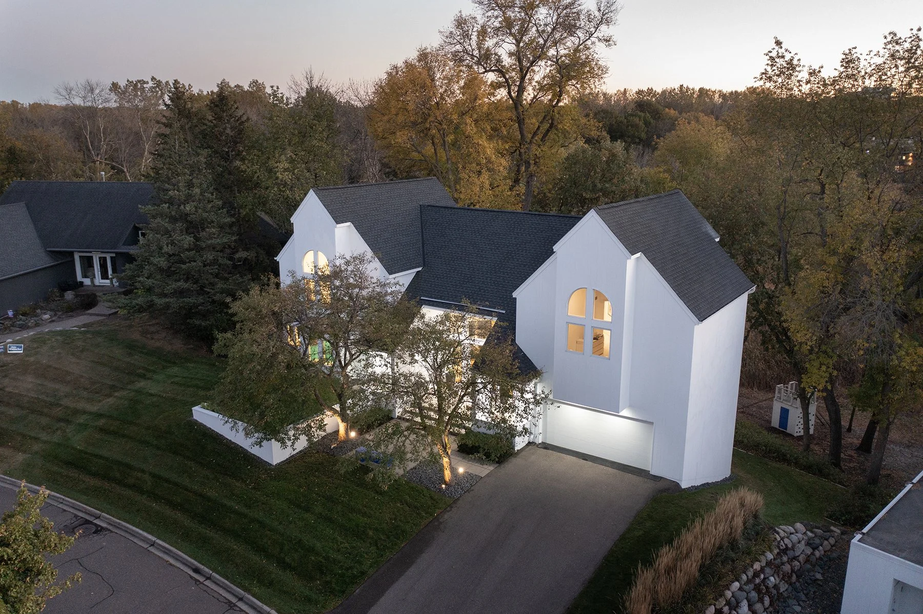 Architectural, design-led, modern real estate specialist. Mid-century ...