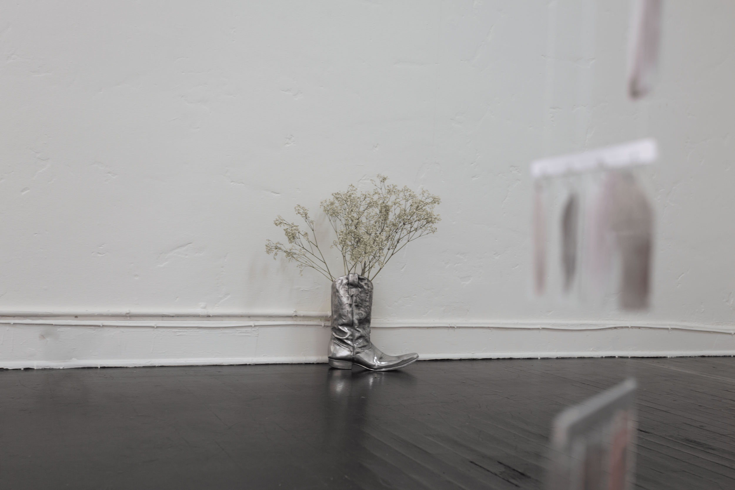 severin-hallauer-new-skies-induction-gallery-los-angeles-2026-installation-view-00044.png
