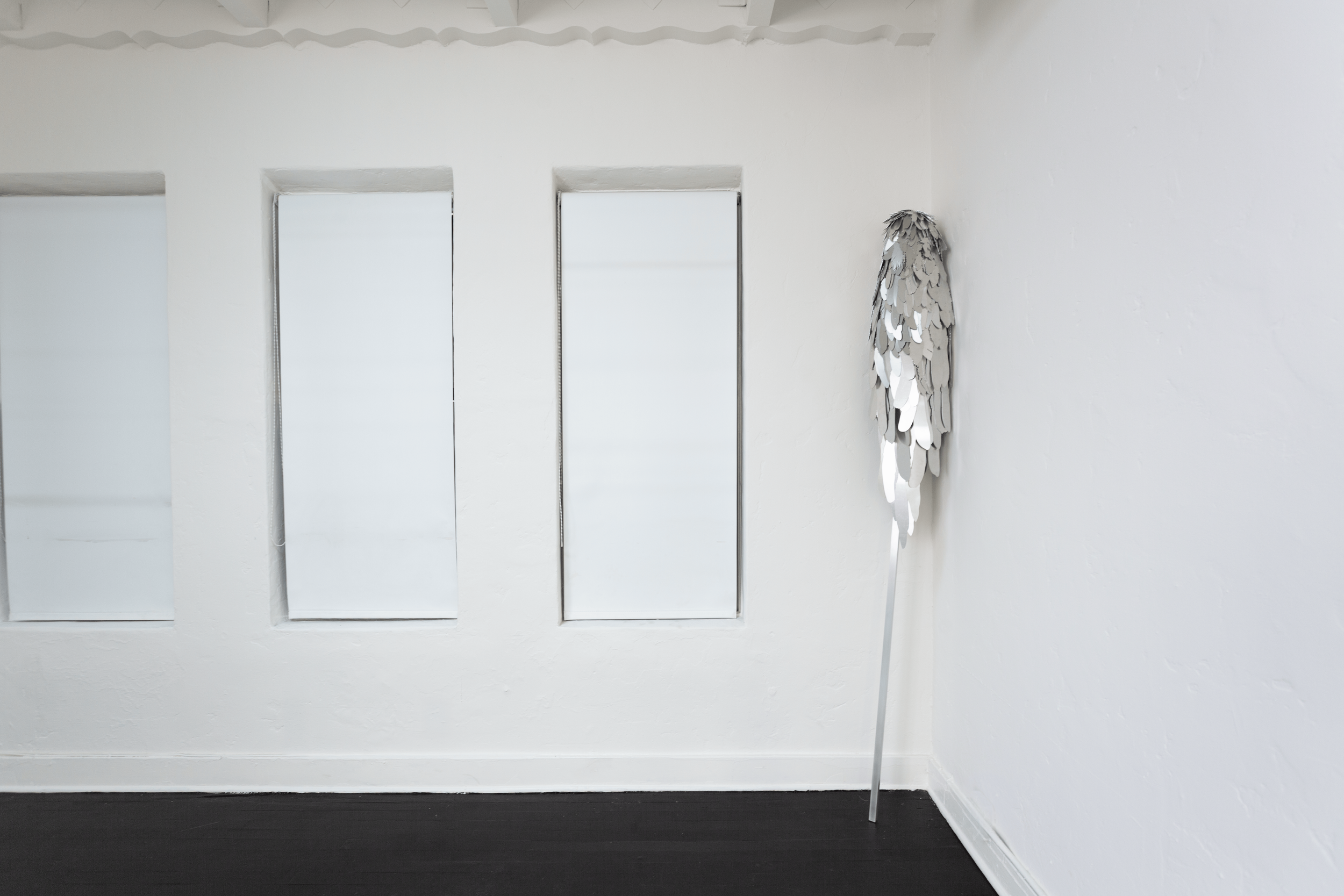 severin-hallauer-new-skies-induction-gallery-los-angeles-2026-installation-view-00036.png