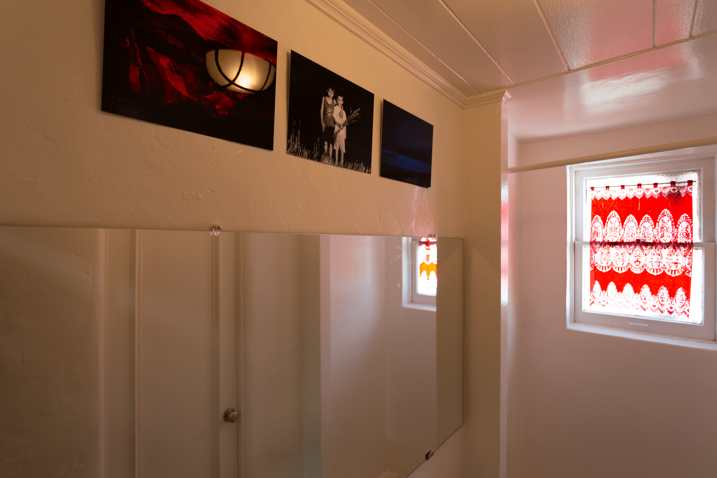 severin-hallauer-new-skies-induction-gallery-los-angeles-2026-installation-view-00020.png
