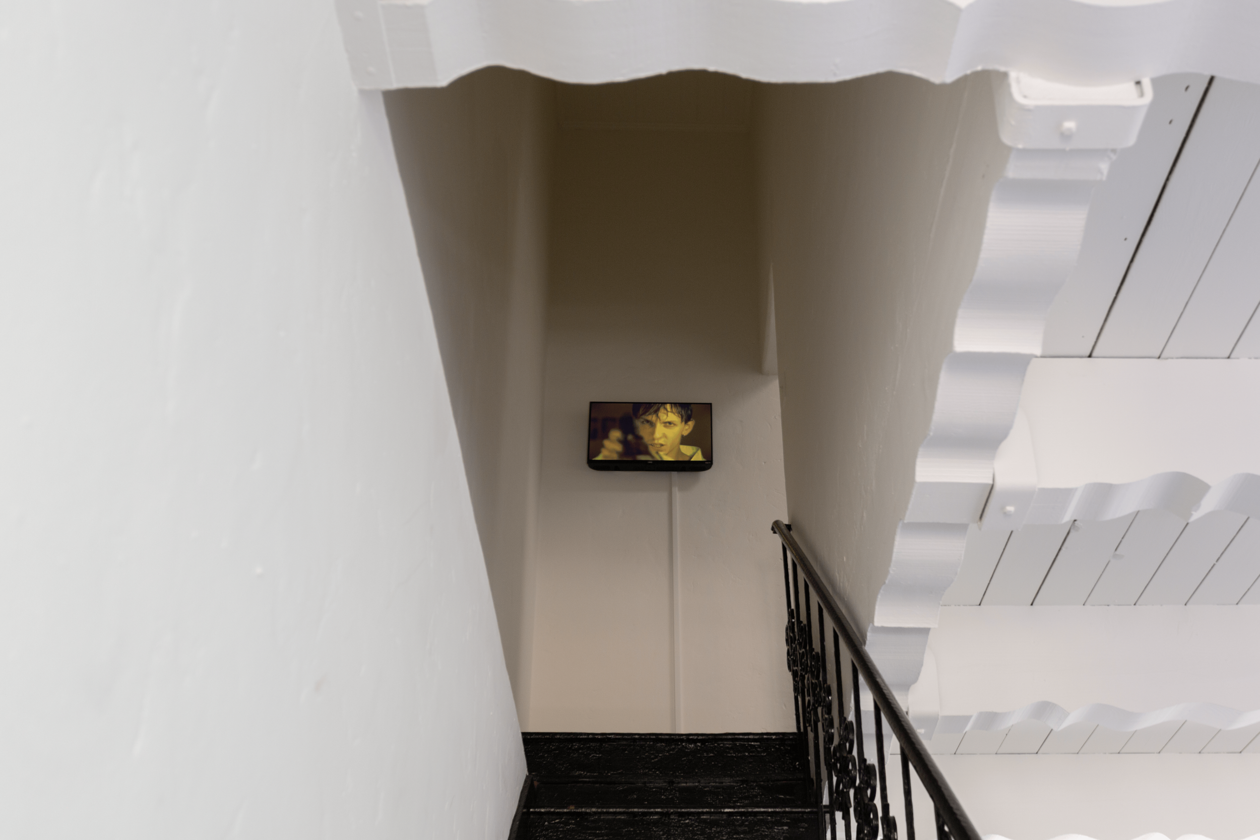 severin-hallauer-new-skies-induction-gallery-los-angeles-2026-installation-view-00030.png