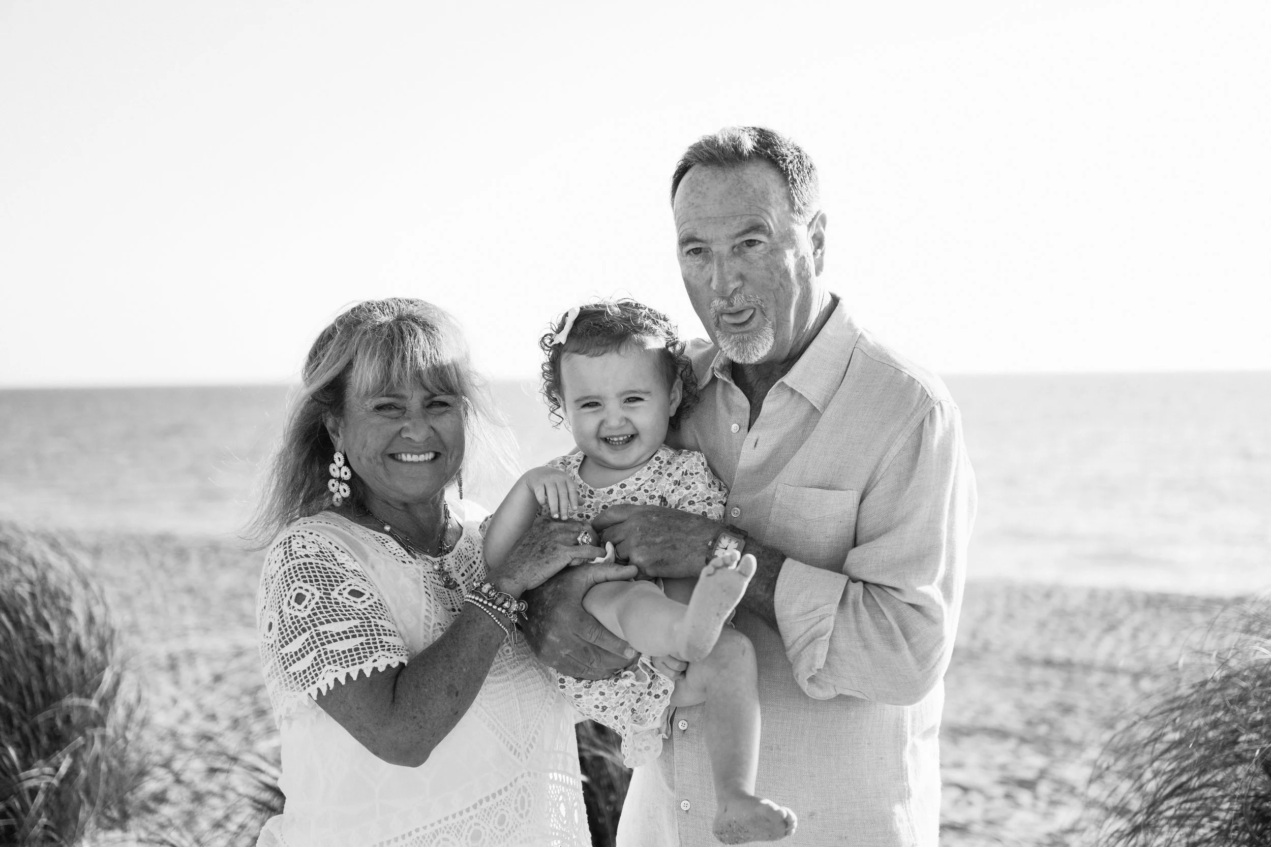 family-beach-photoshoot-venice-florida-grandparents-black-and-white2.jpg