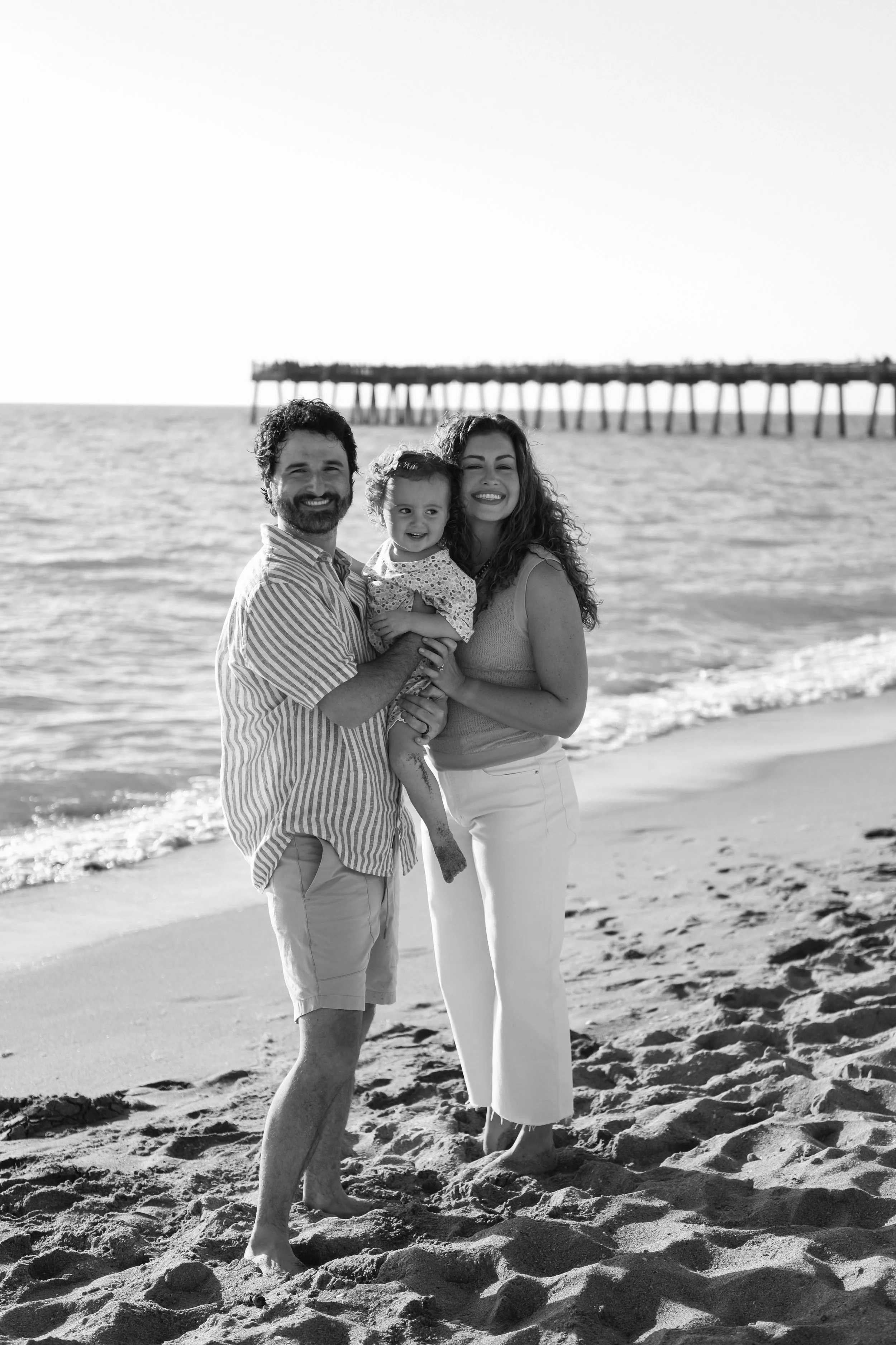 family-beach-photoshoot-venice-florida-backlit-black-and-white.jpg