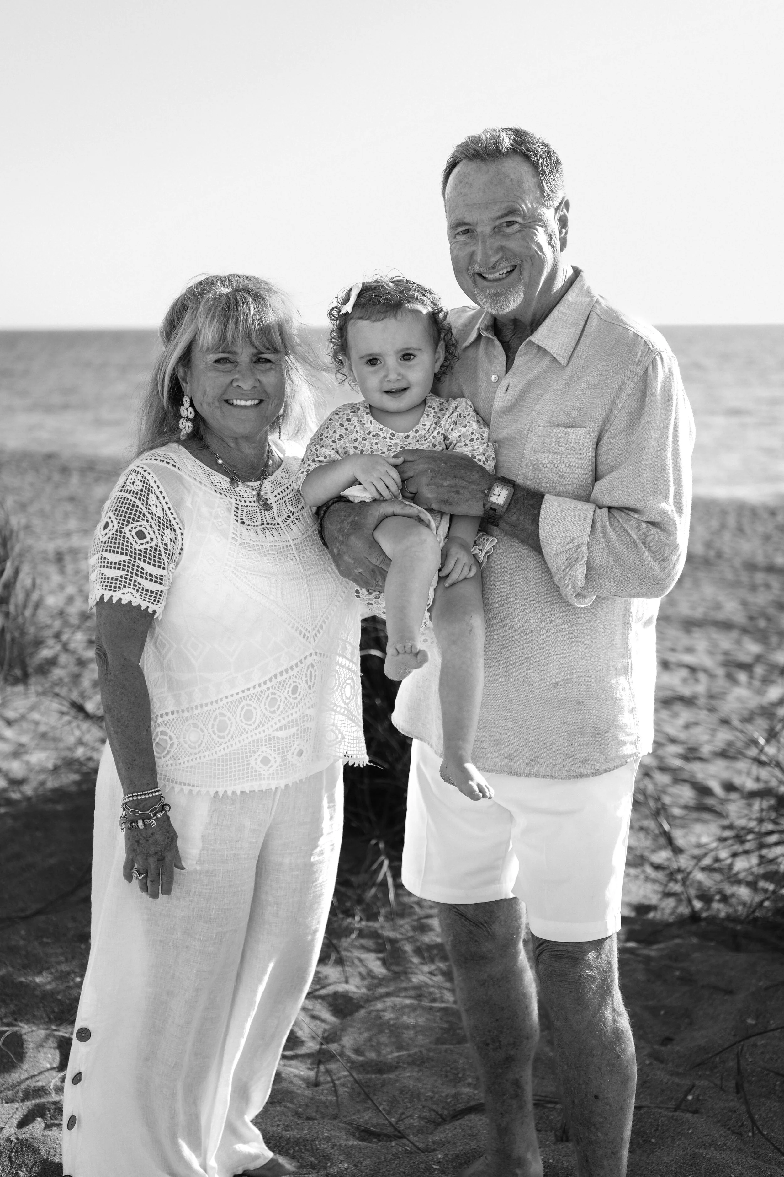 family-beach-photoshoot-venice-florida-grandparents-black-and-white3.jpg