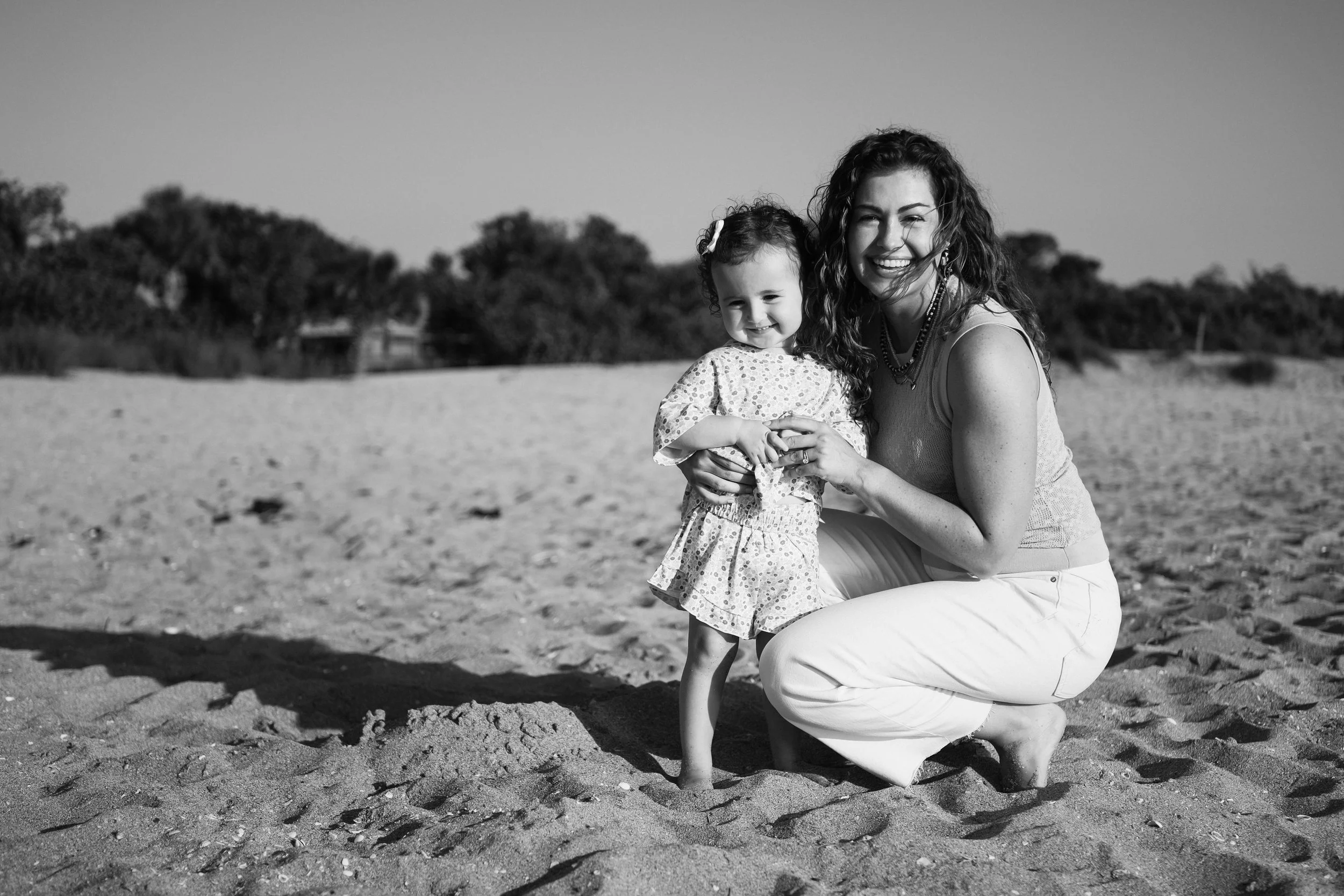 mother-daughter-beach-session-venice-florida-sand-portrait-black-and-white.jpg