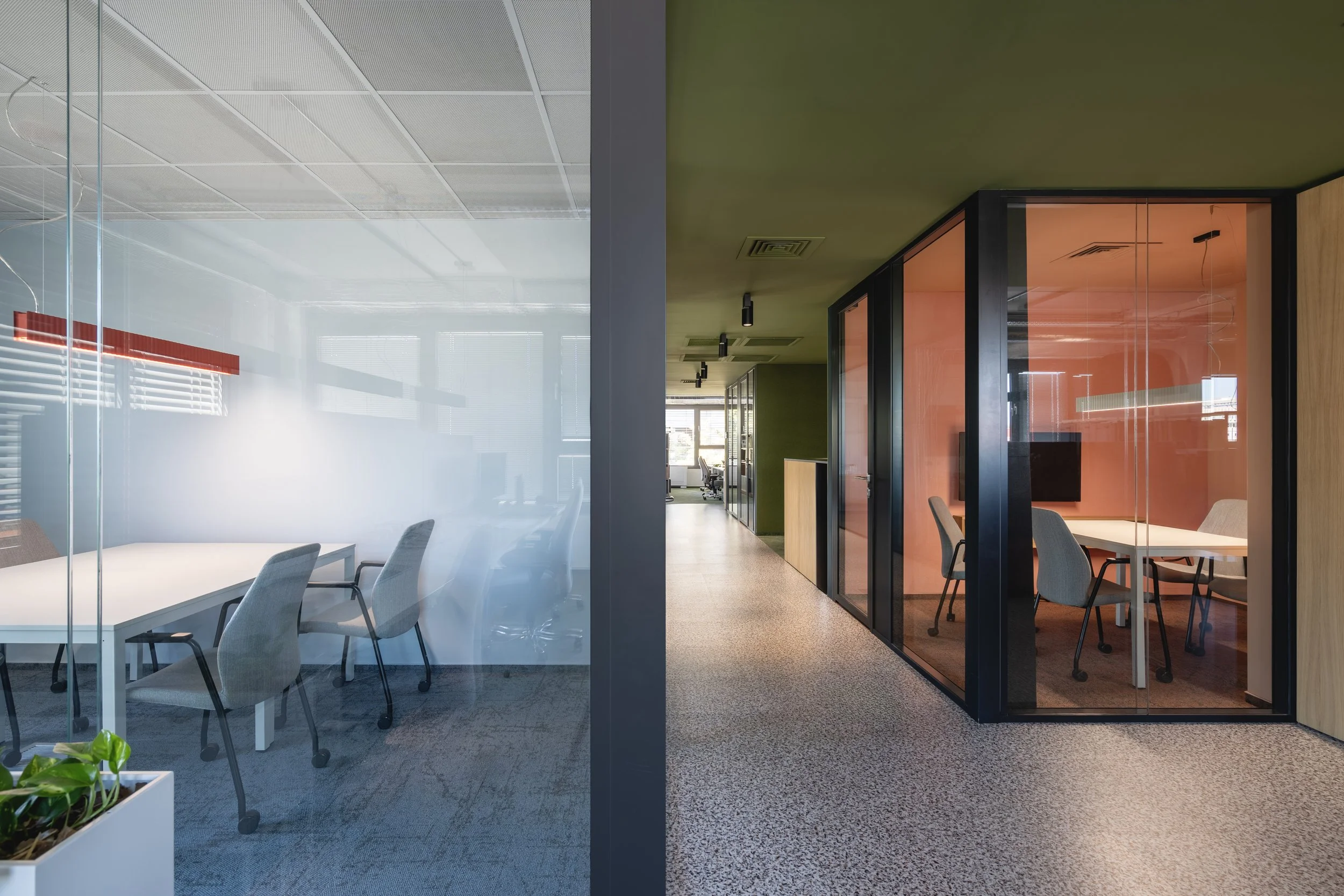 United Master Architects_Interior Design_Smartcom Office_2.jpg