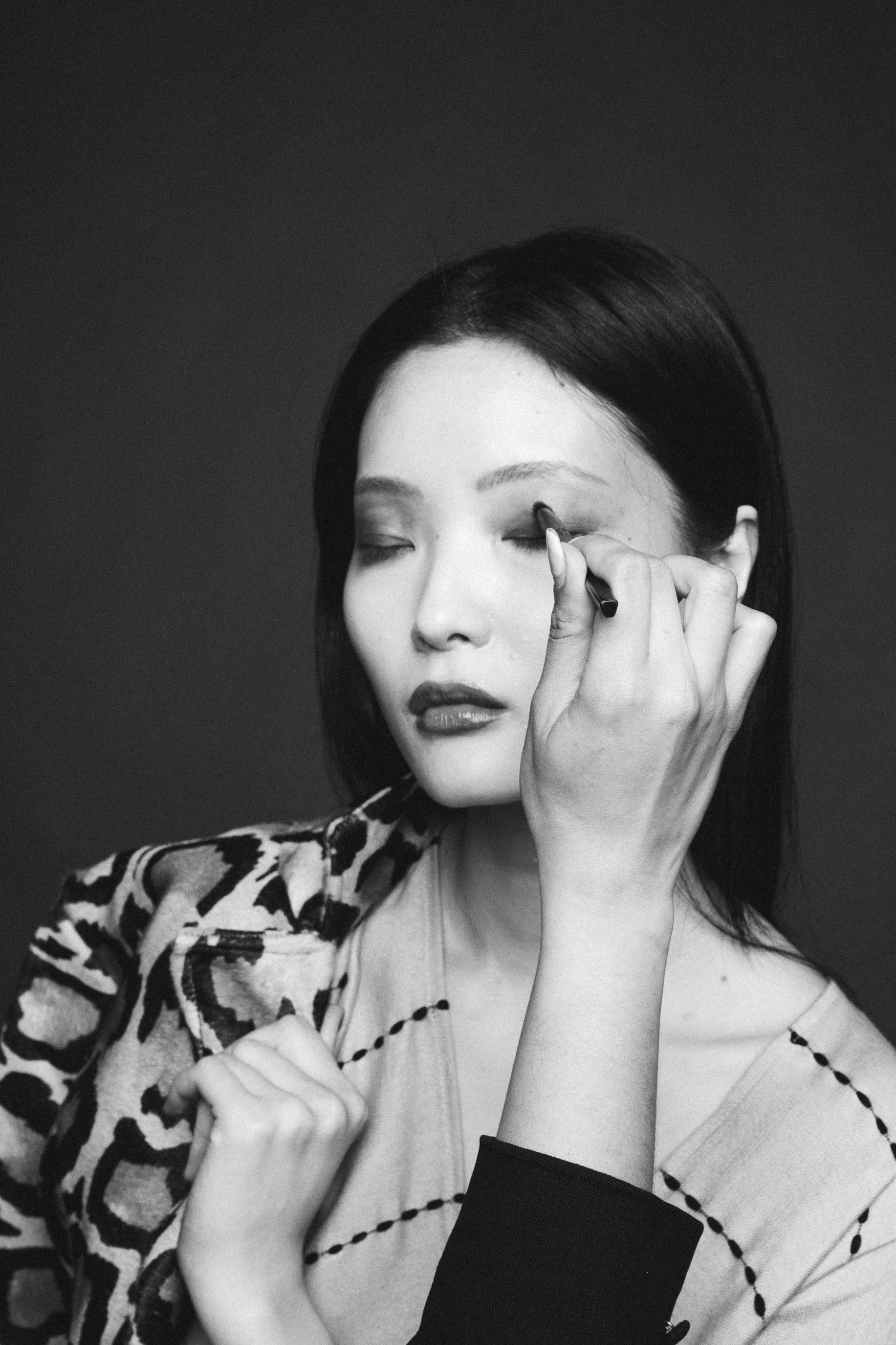 MAKEUP ARTIST