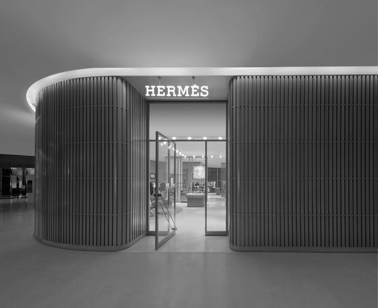 Luxury by Design: What Fashion Photographers Can Learn from Hermès and Ferrari