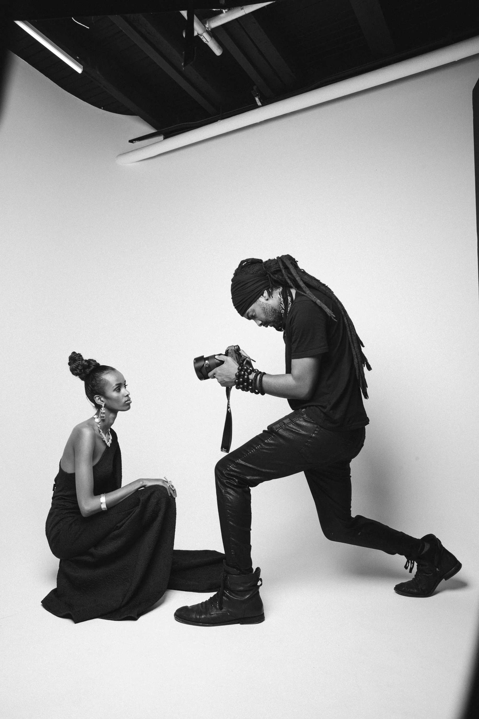 Do Photographers Need an Agent or Management in 2025?