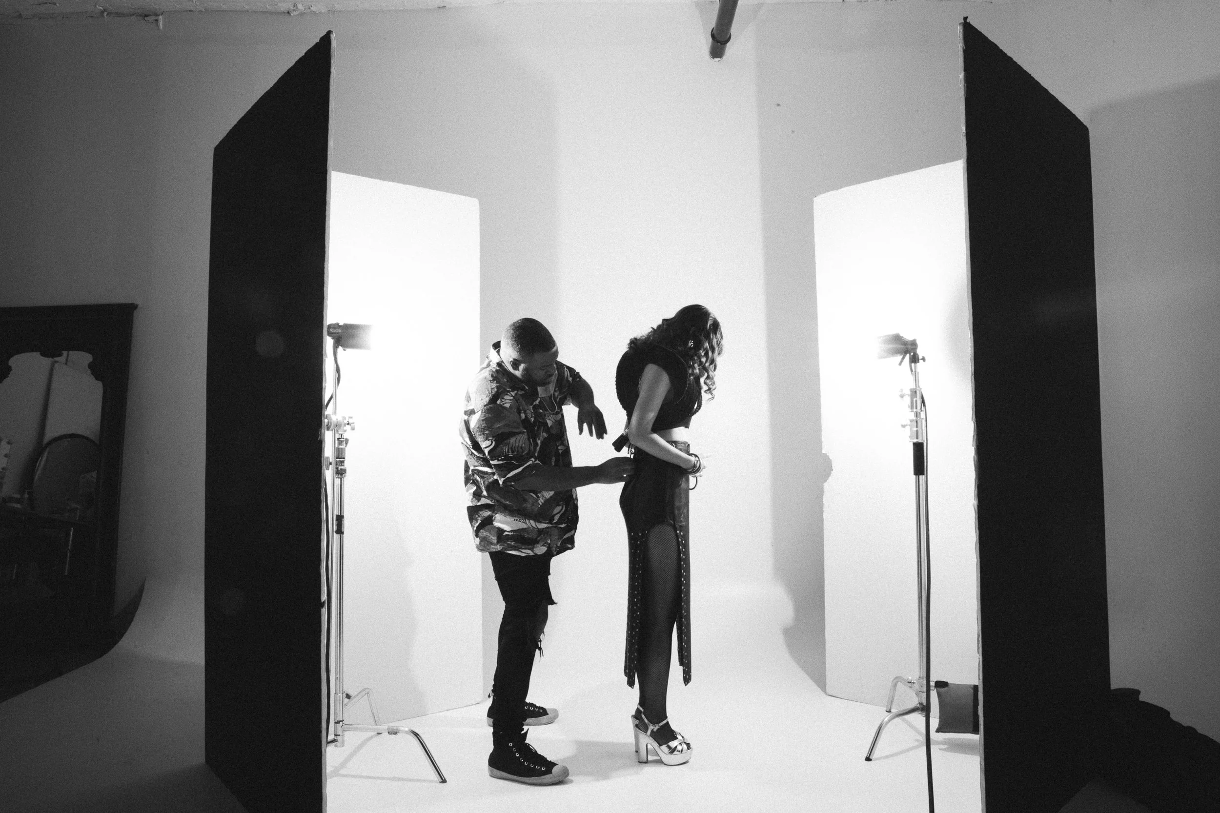 WARDROBE STYLIST