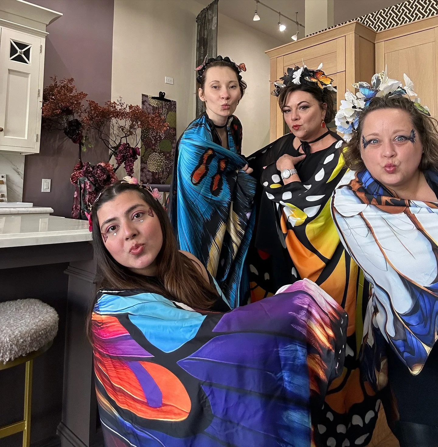 Happy Halloween from the Viscusi &amp; Papillon girls🦋
Stay vibrant, Stay creative ✨🌈
-
#halloween #losaltos #losaltoshalloween #butterflies #designteam #interiordesign #interiordesignfirm #california