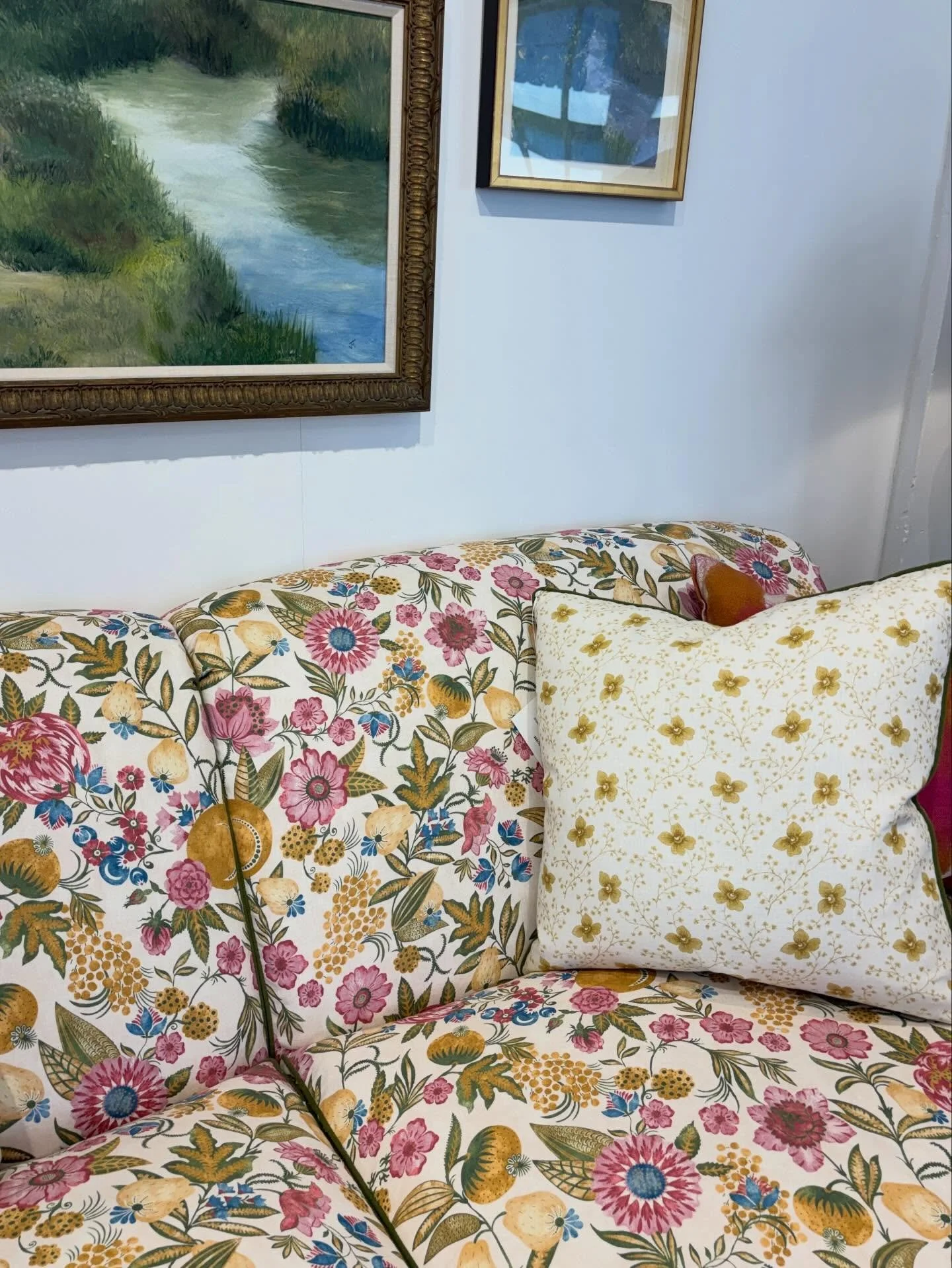 Such a fun combination of fabrics to get inspired by @hewnsf ! Always love coming to Hewn while in the city 🌼☀️
-
#sf #new #springmarket #design #love