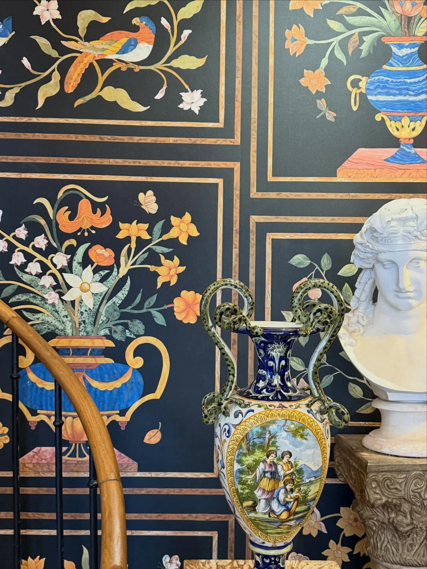Paris showroom inspiration and new collections ✨🇫🇷

Paris has been so amazing! From the iconic wallpapers and antiques at @degournay , to richly layered textiles from @manuelcanovasparis , @kitkempdesignthread , @rubelli_group and @designersguild !