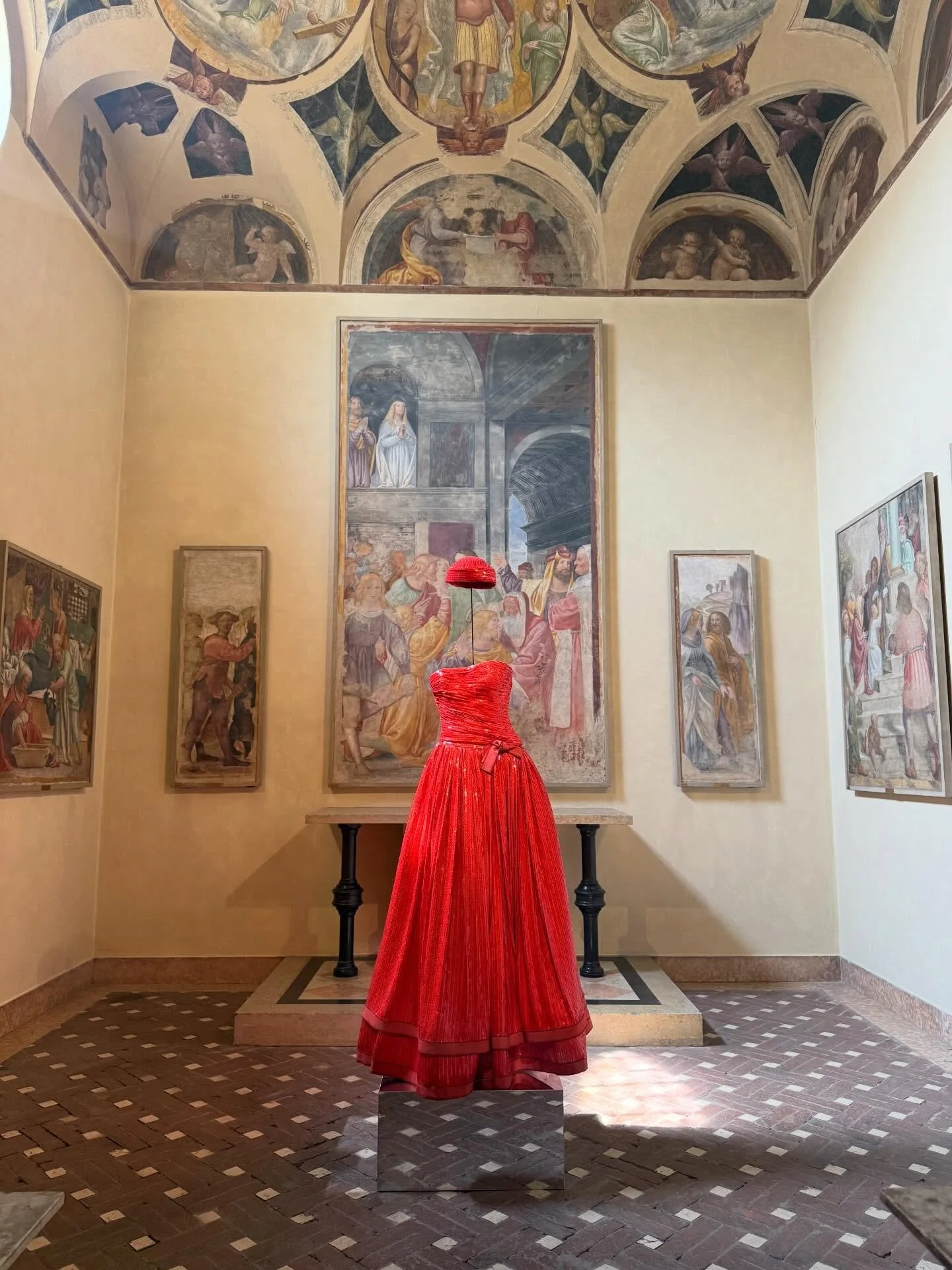 Gina is off to Salone and Wunderkammer2 with Pietra Fina in Italy! ✨👜🇮🇹

But the inspiration starts long before the events begin&mdash;hello, iconic Italian fashion! We can&rsquo;t get enough of these incredible looks!
-
#fashion #design #travel #