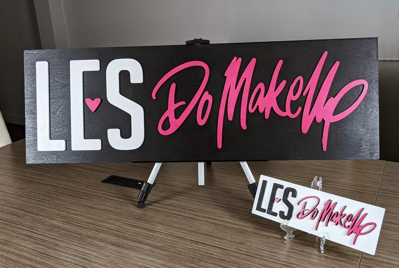 Les Do Makeup Signs 1.jpg