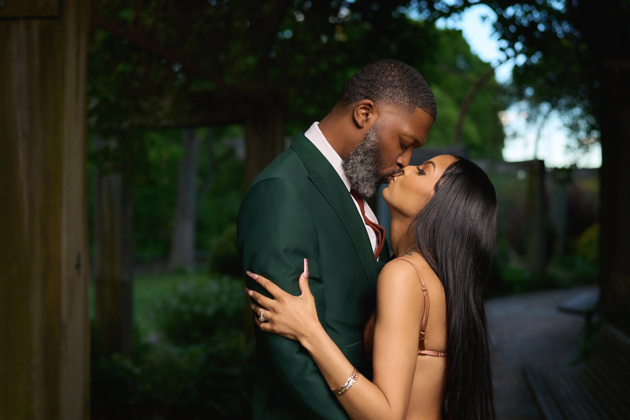 Robby-&-Kendra-7IV00660-1.jpg