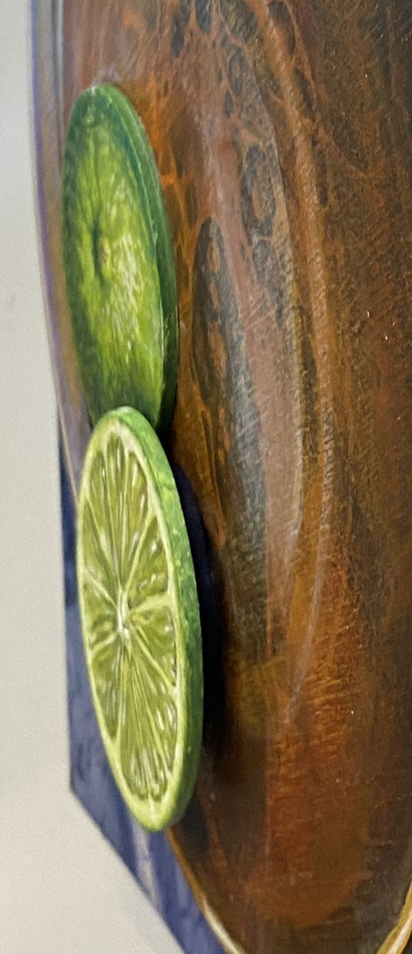 L. lime detail sideview.png