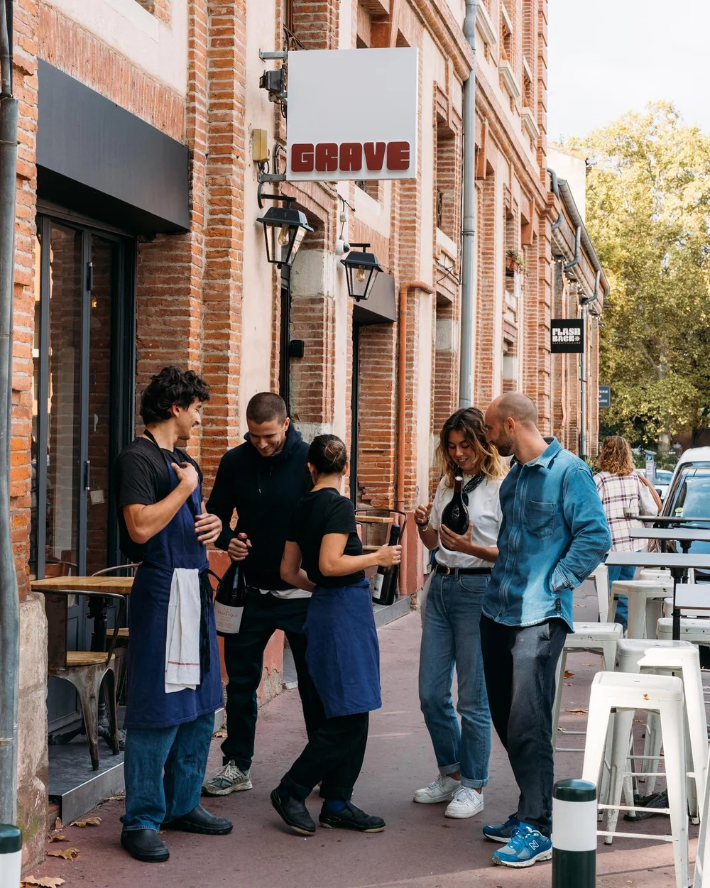 grave-wine-bar-restaurant-exterior-brienne.jpg