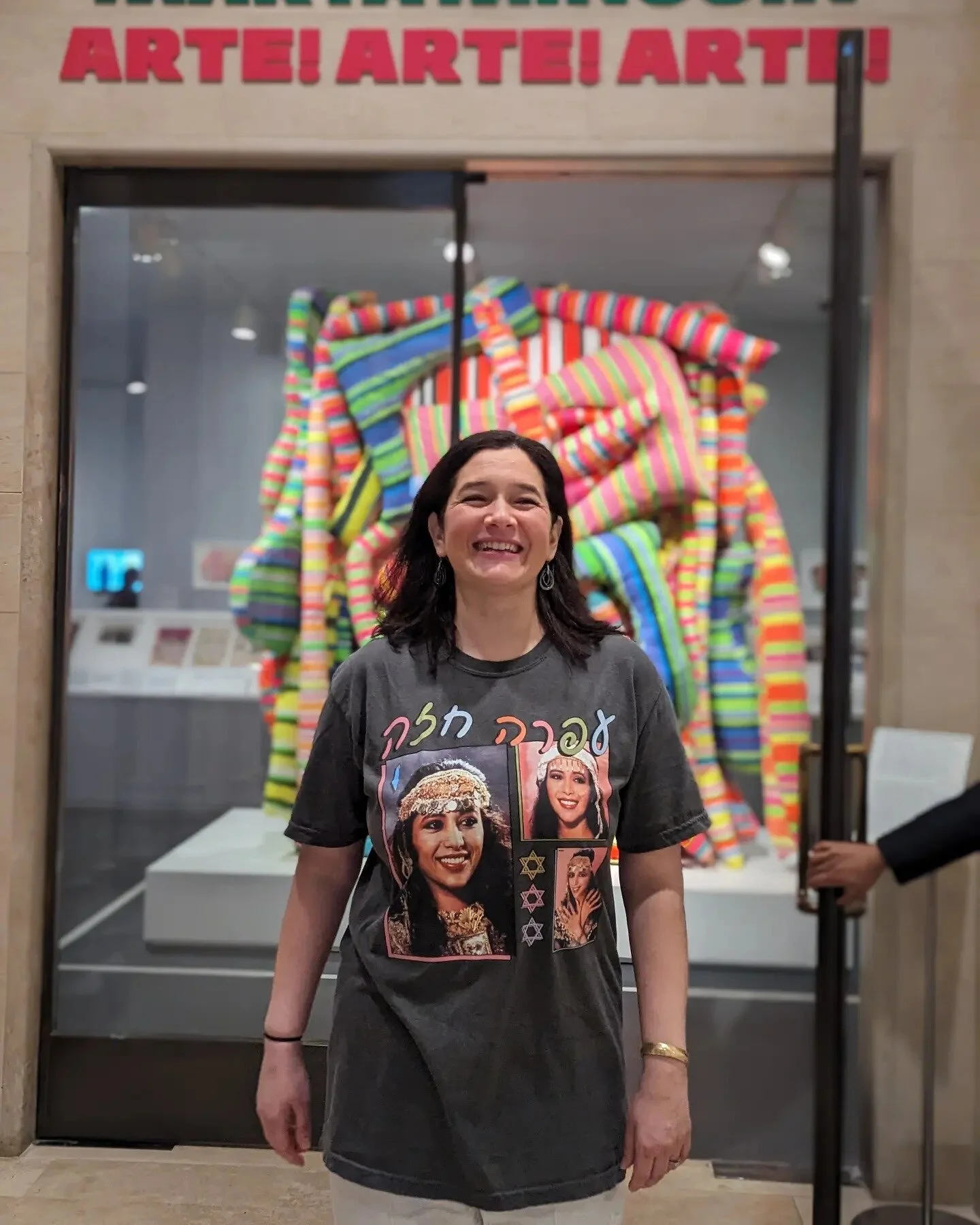 Today's energy: stepping out as proud Jews, rocking the @woz_art Ofra Haza staple. 

Join us this Shabbat, March 16, for a post-Kiddush class on the Queens of Jewish history. Sign up or just drop by! Who knows? Ofra Haza might even make an appearance