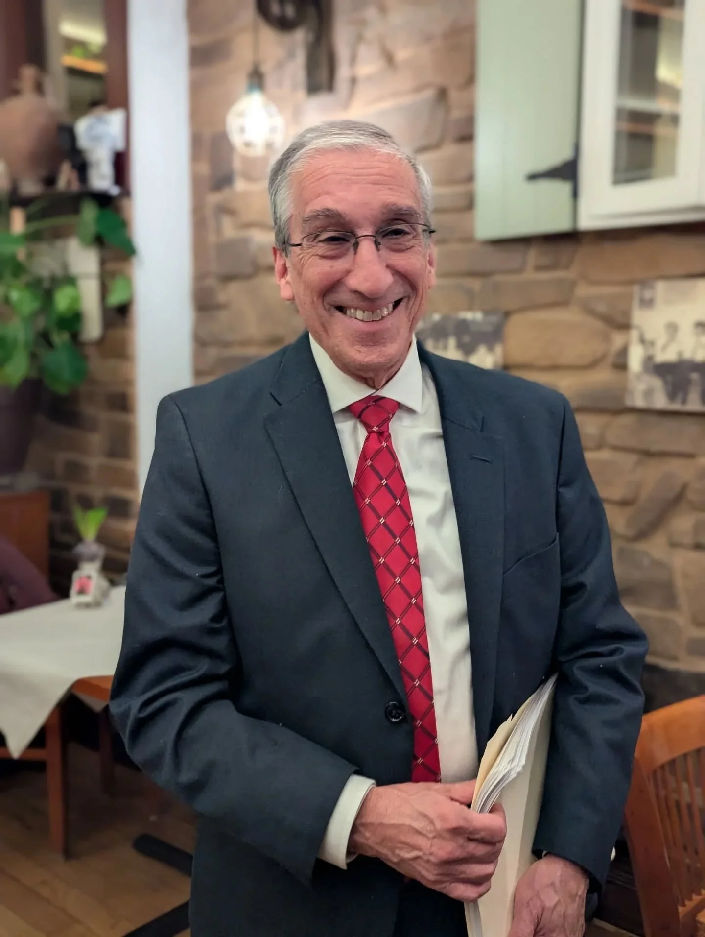 Spend an hour this Wednesday night learning Jewish text with Rabbi Pearl. While we don't celebrate Valentine's day, we do celebrate love. Rabbi Pearl will take us through verses of Love + Hate in Jewish text tomorrow night in a small group setting. 
