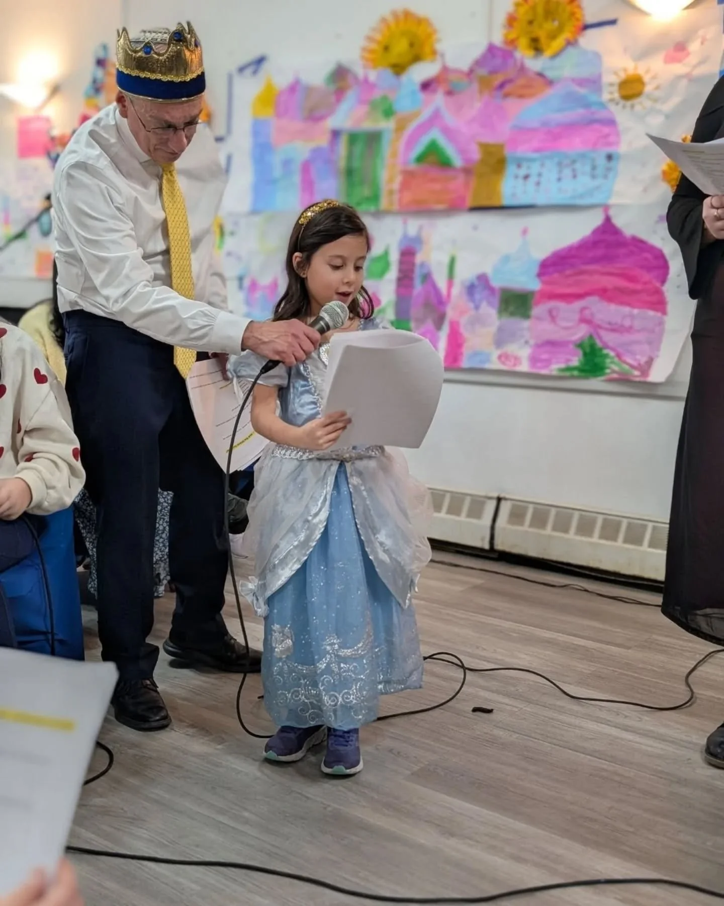 Our Purim celebrations are off to a fun and creative start, with the help of some very special lions. The MASKIT theatre of the absurd cast brought a stellar performance under the w̶r̶a̶n̶g̶l̶i̶n̶g̶ guidance of Stephanie, followed by two crafting wor