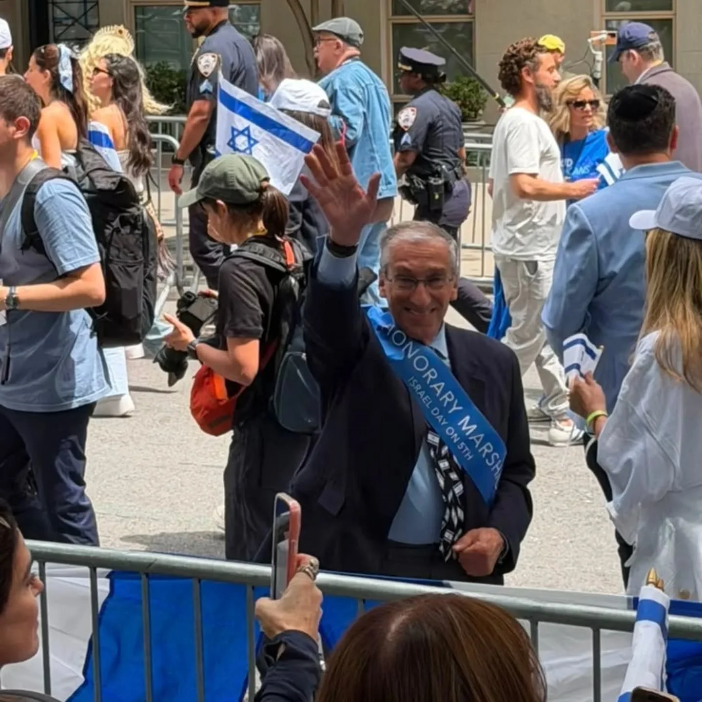 SPOTTED: Rabbi with a sash!

Ashreynu friends came out yesterday to join in this special day, marching with different organizations or watching from the bleachers: a celebration of our connection to Israel, from so many different personal angles and 