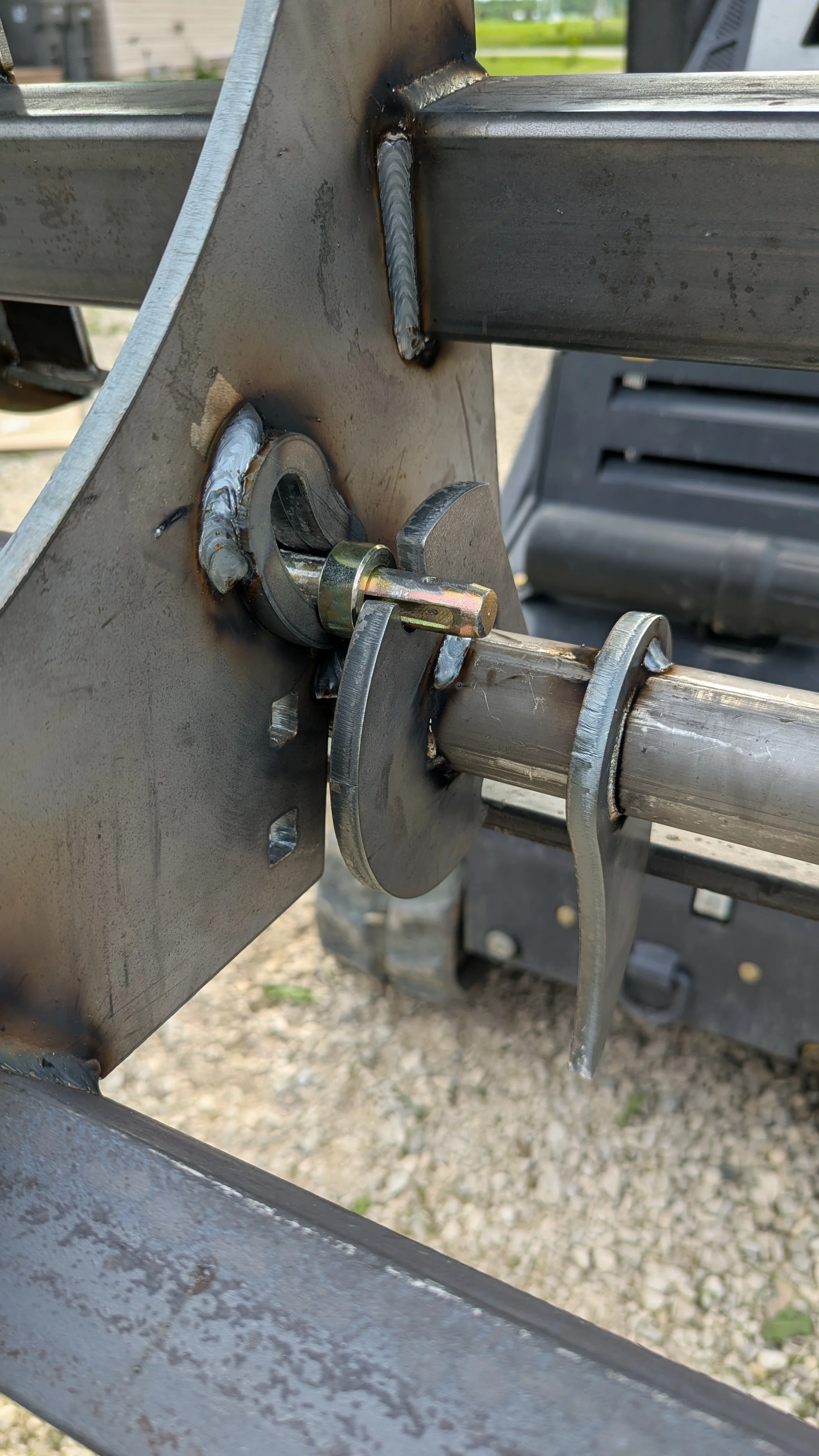 06_scarifier_locking_pin_closeup.jpg (Copy)