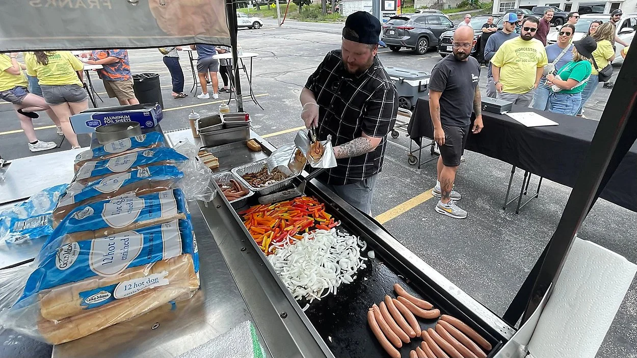 worcester hotdog safari.jfif