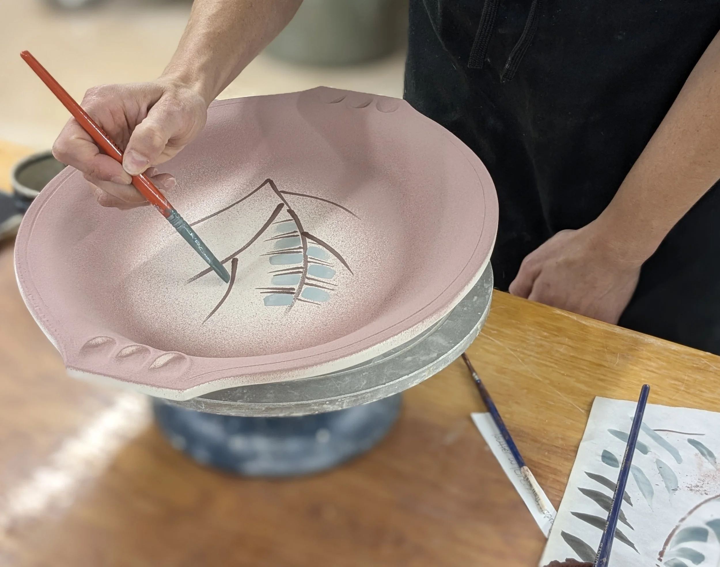 Clay Club, Glazing