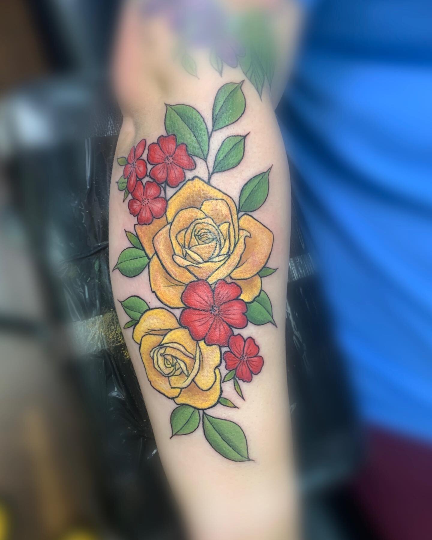 I love color florals ☺️🌸✨ only a few spots left in December, use my booking form to get on the schedule!
.
.
.
.
.
.
#colortattoo #floraltattoo #rosetattoo #tattoo #michigantattooartist #michigantattooers #detroittattooartist #southeastmichigan