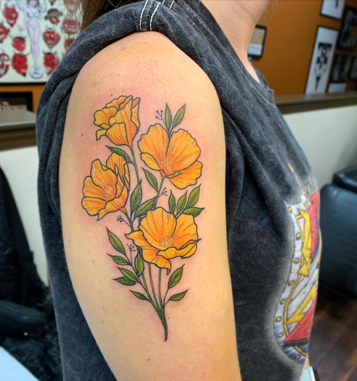 Blossoming into 2024 with vibrant California poppies! 🌼🧡✨ Use my booking form to secure your spot for some bright color pieces next year. Let's turn your vision into a masterpiece!🎨📆
.
.
.
.
.
.
#detroittattooartist #michiganmade #michigantattooe