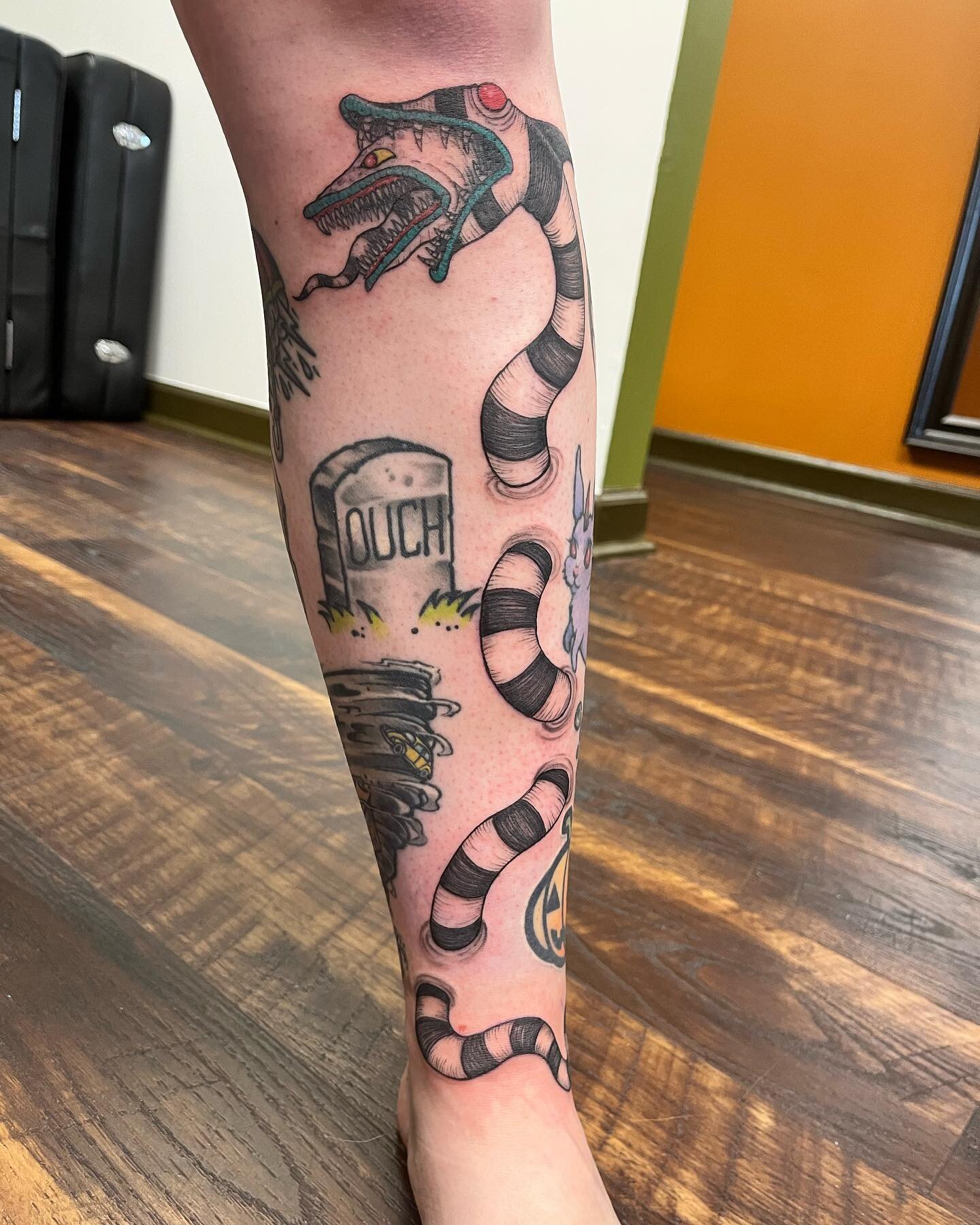 Sandworm from Beetlejuice by Ainsley @ainsleyvtattoo To book or inquire please email us at gypsykingstattoos@gmail.com .
.
.
.
.
#tattoos #southeastmichigan #southeastmi #mitattooartist #detroittattooartist #MItattoo #tattooshop #beetlejuice #sandwor