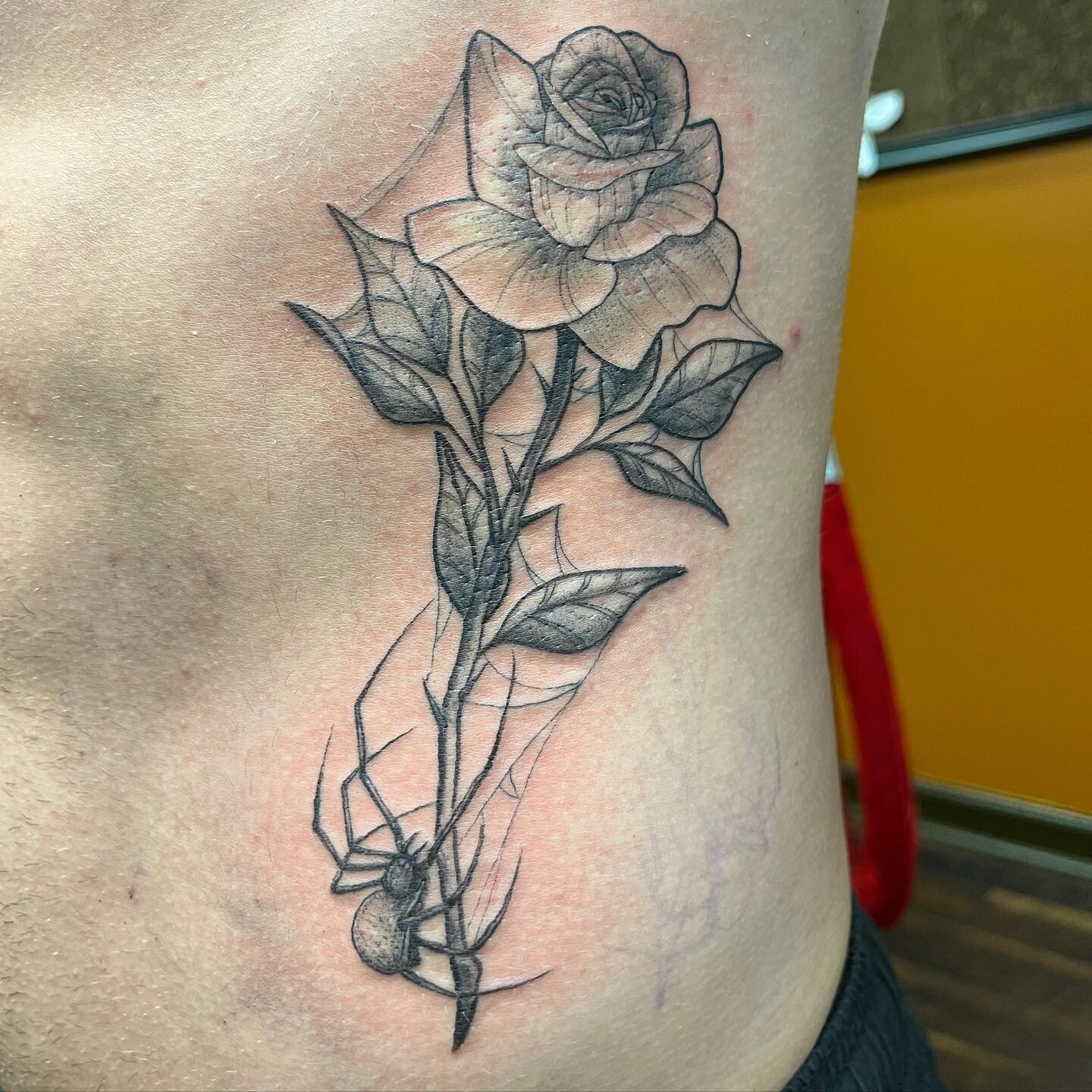 Rose and spider by Ainsley @ainsleyvtattoo ❤️🌹 To book or inquire please email us at gypsykingstattoos@gmail.com
.
.
.
.
 #tattoos #southeastmichigan #southeastmi #mitattooartist #detroittattooartist #MItattoo #tattooshop #flowertattoo #spidertattoo