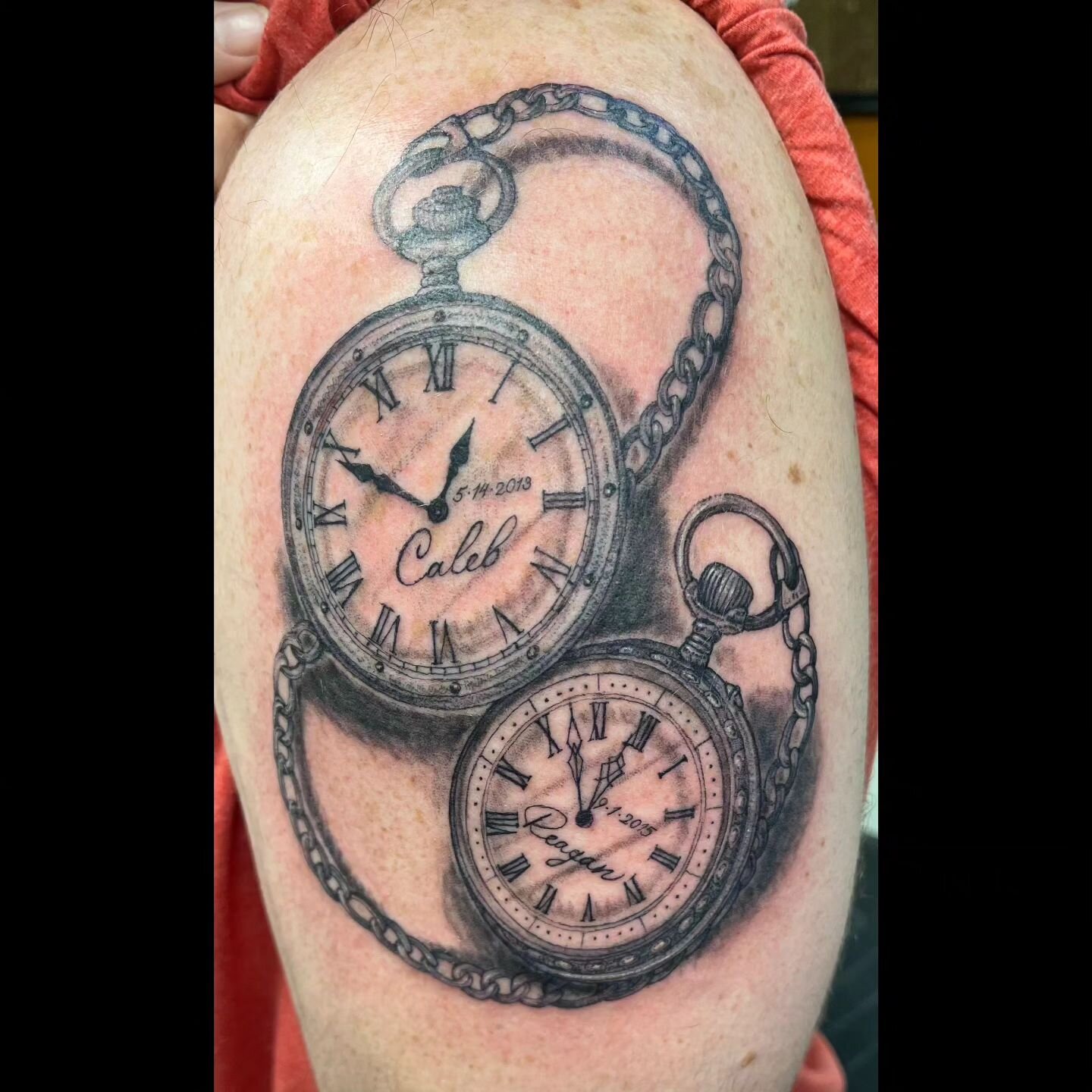 Double pocket watch piece by @ainsleyvtattoo 🕕
To book or inquire please email us at&nbsp;gypsykingstattoos@gmail.com

.

.

.

.

&nbsp;#tattoos&nbsp;#southeastmichigan #southeastmi #mitattooartist #detroittattooartist #MItattoo #tattooshop&nbsp;#b