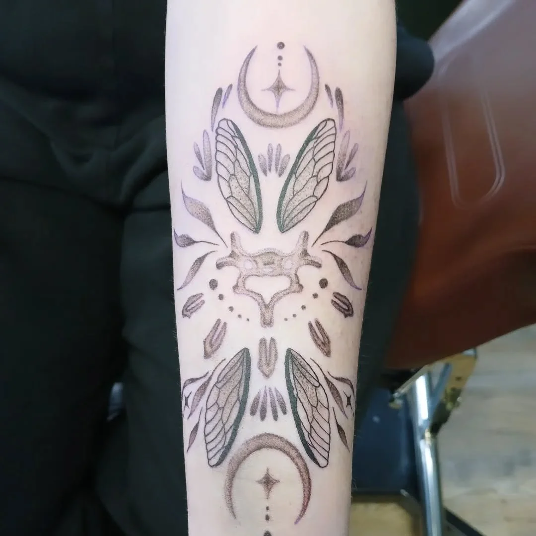 I love ornamental tattoos! Do you?? 
.
.
.
.
.
.
#tattooartist #tattoo #tattoos #tattooart #artist #tattooing #stippletattoo #bodyart #tattooshop #blackandgreytattoo #blackandgrey #tattoodesign #tattooideas #drawing