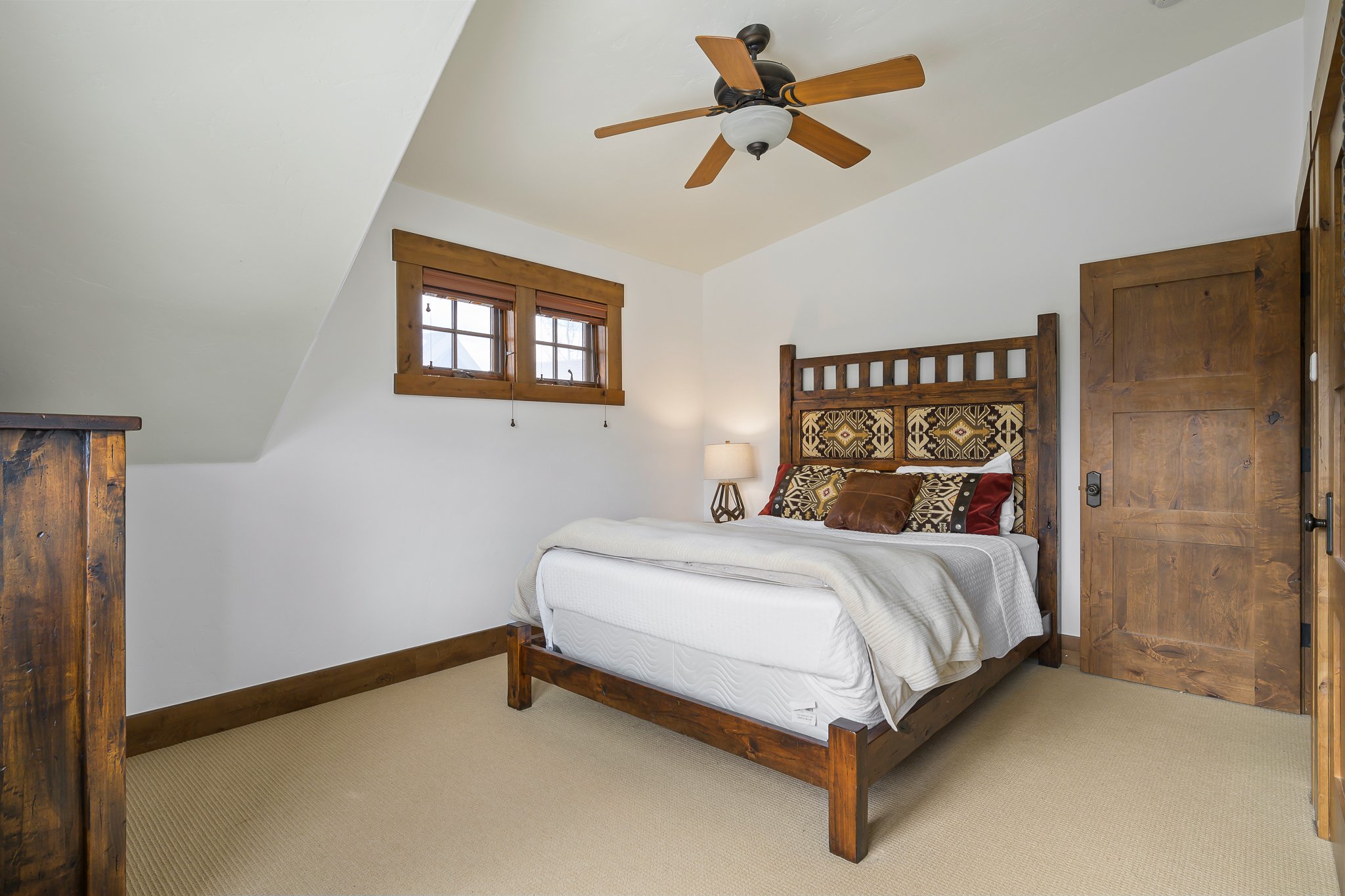 21 Meadow Trail-35.jpg