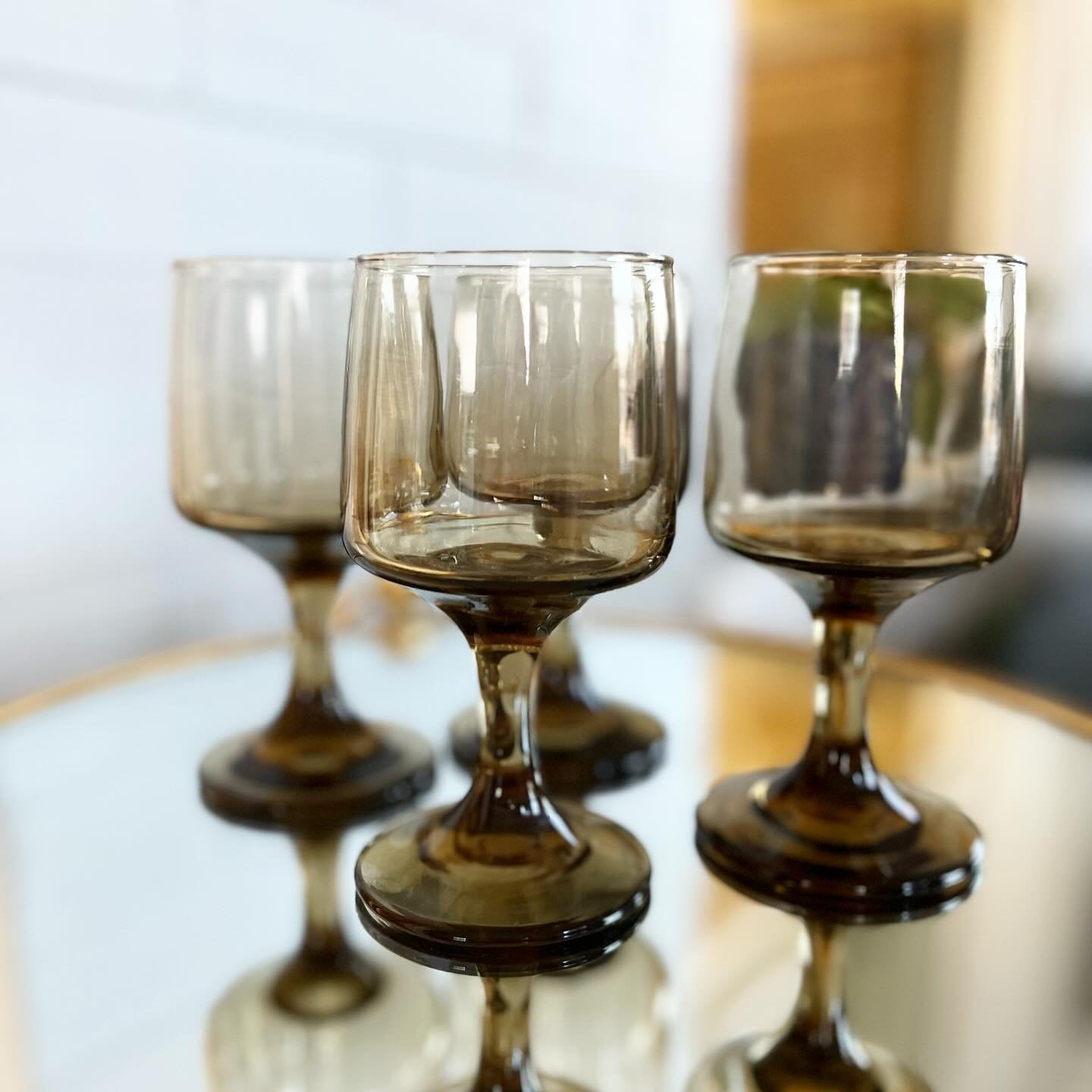 Fun set of 4 Vintage Libbey Tawny Accent Brown Wine Glasses!

Find these and more amazing vintage glassware finds from Siren this Spring! Shop Siren: 

&bull; @fireflyhandmade Spring Market onMay 4th &amp; 5th on Old South Gaylord Street

&bull; Spri