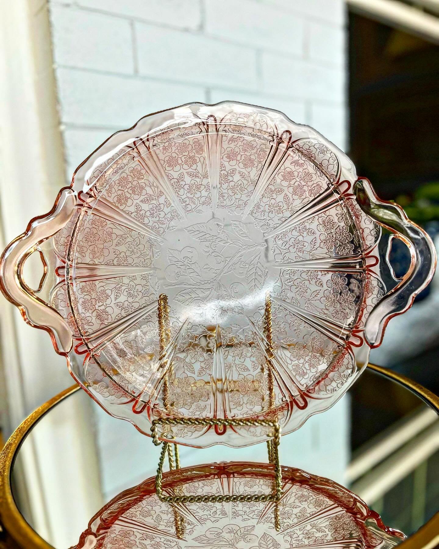 Happy Easter weekend! This Jeanette Cherry Blossom Pink Depression Glass Serving Tray has me feeling Springtime! 🌸

Available for $50. DM to purchase!

#pinkglass #vintageglassware #pinkvintage #springvibes #vintageglasscollection #vintage