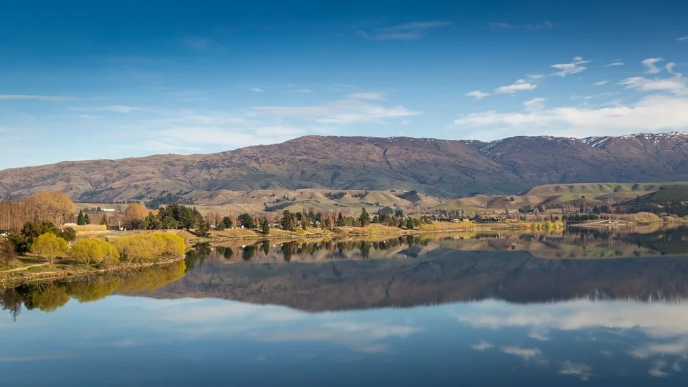 412780-view-of-lake-dunstan-in-spring-web-version-1280px.jpg